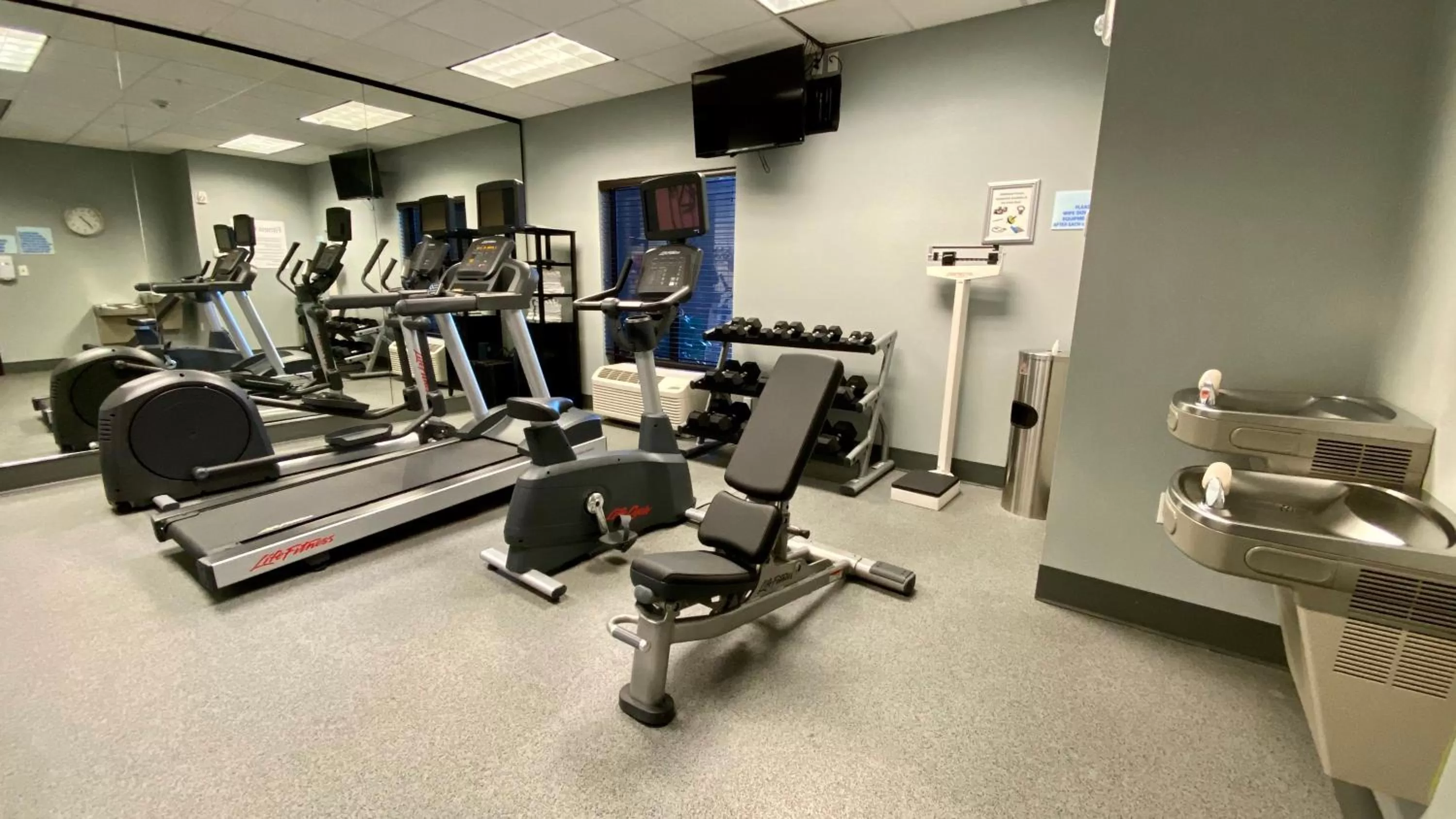 Fitness centre/facilities in Holiday Inn Express Hotel & Suites Orlando East-UCF Area by IHG