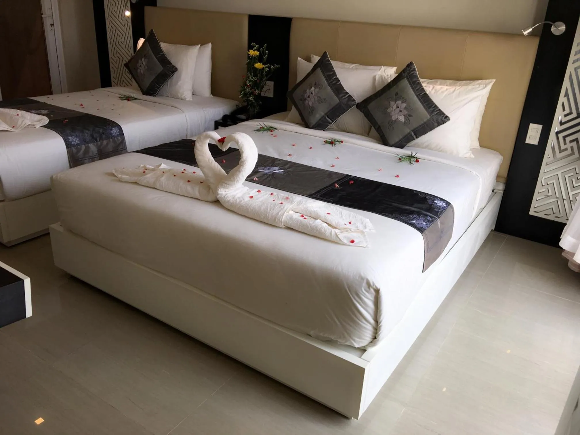 Breakfast, Bed in Muine Sports Hotel