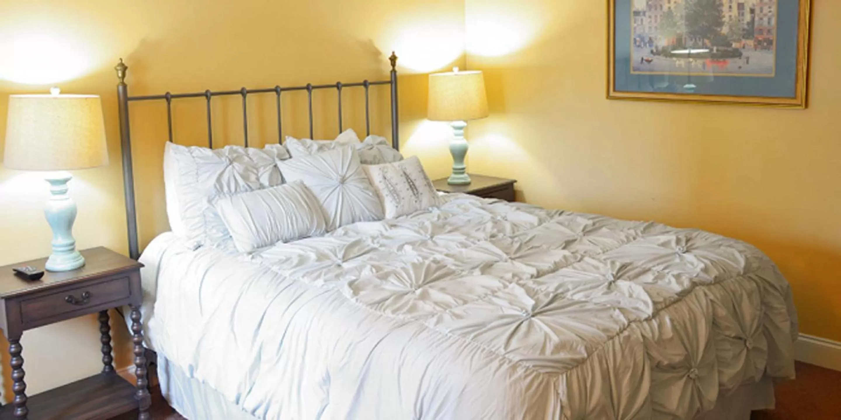 Bed in Red Coach Inn