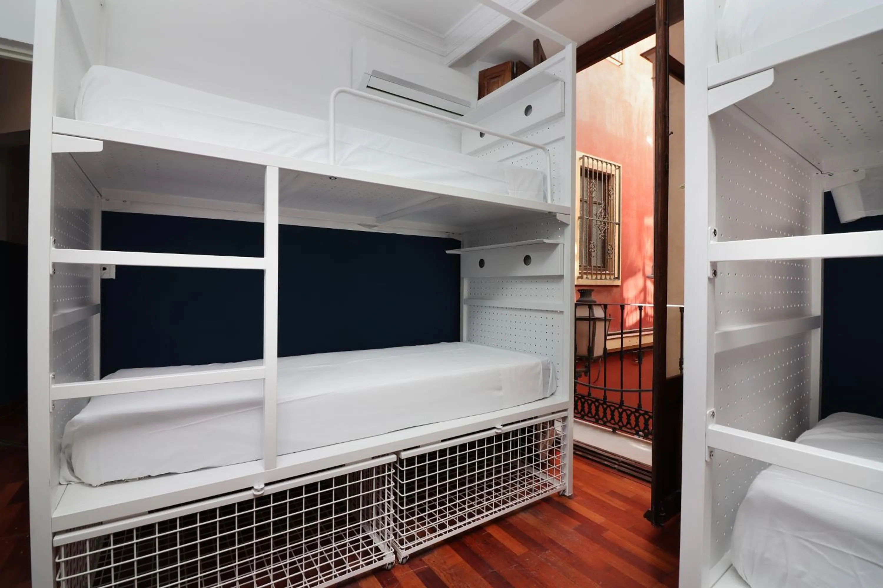 Bed in Feel Hostels City Center