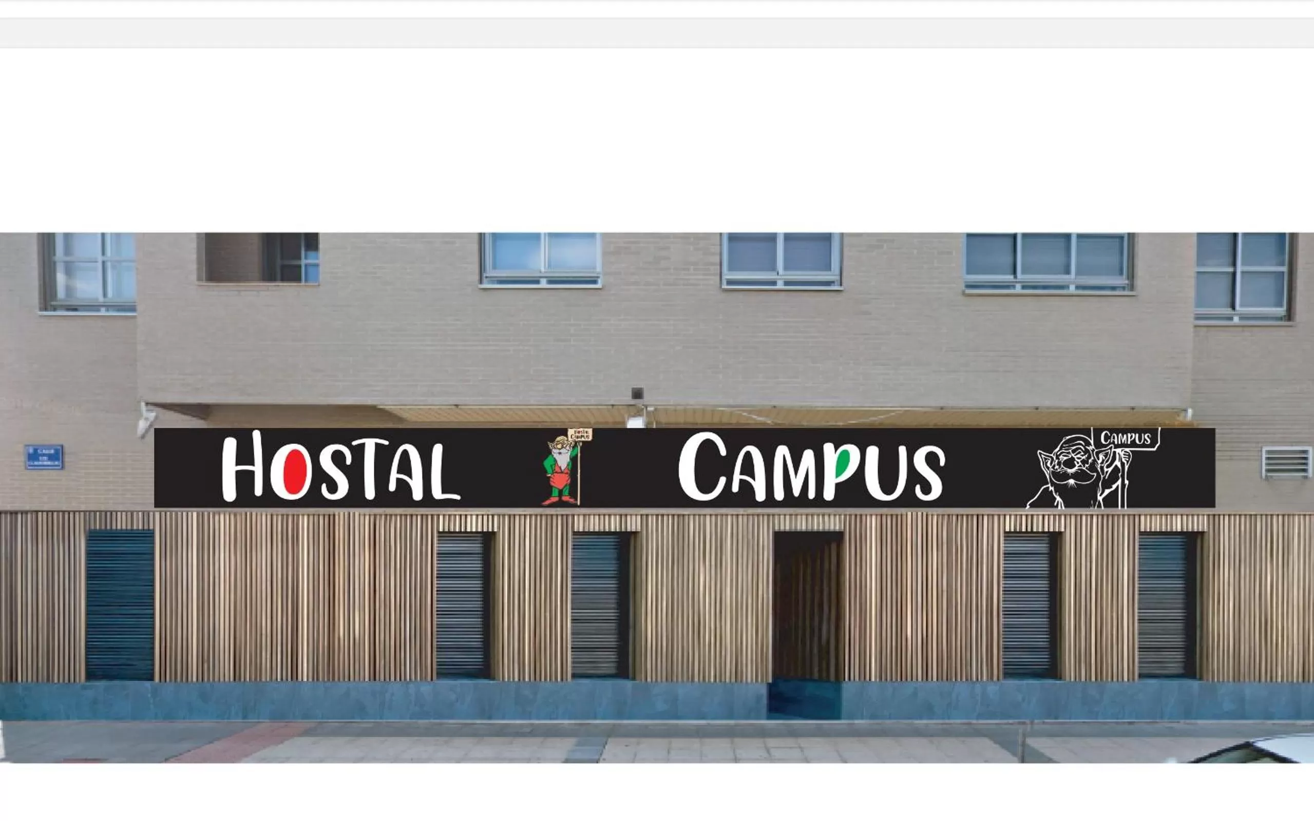Facade/entrance in Hostal Campus