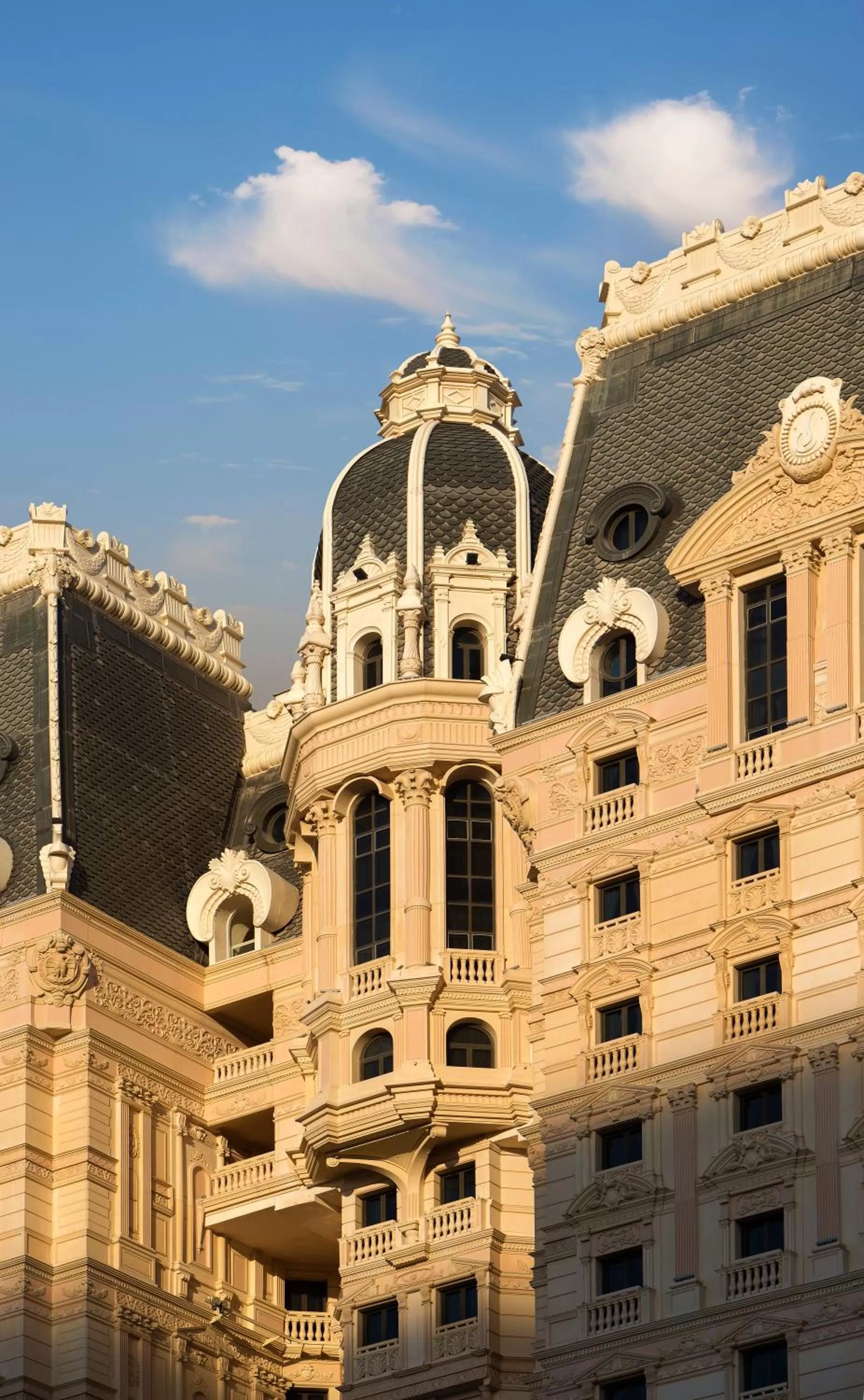 Facade/entrance in Royal Rose Abu Dhabi, a Curio Collection by Hilton Affiliated Hotel