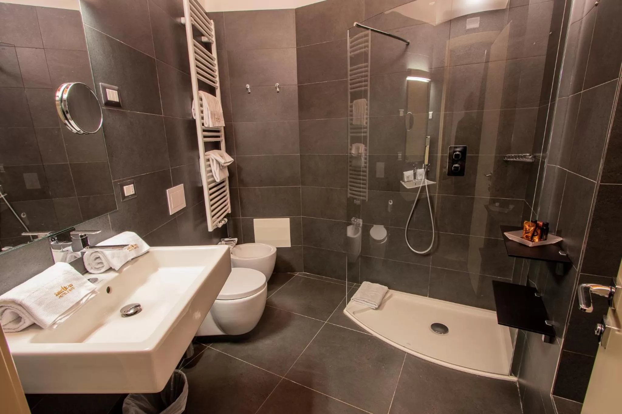 Bathroom in Lifestyle Room Binario Zero