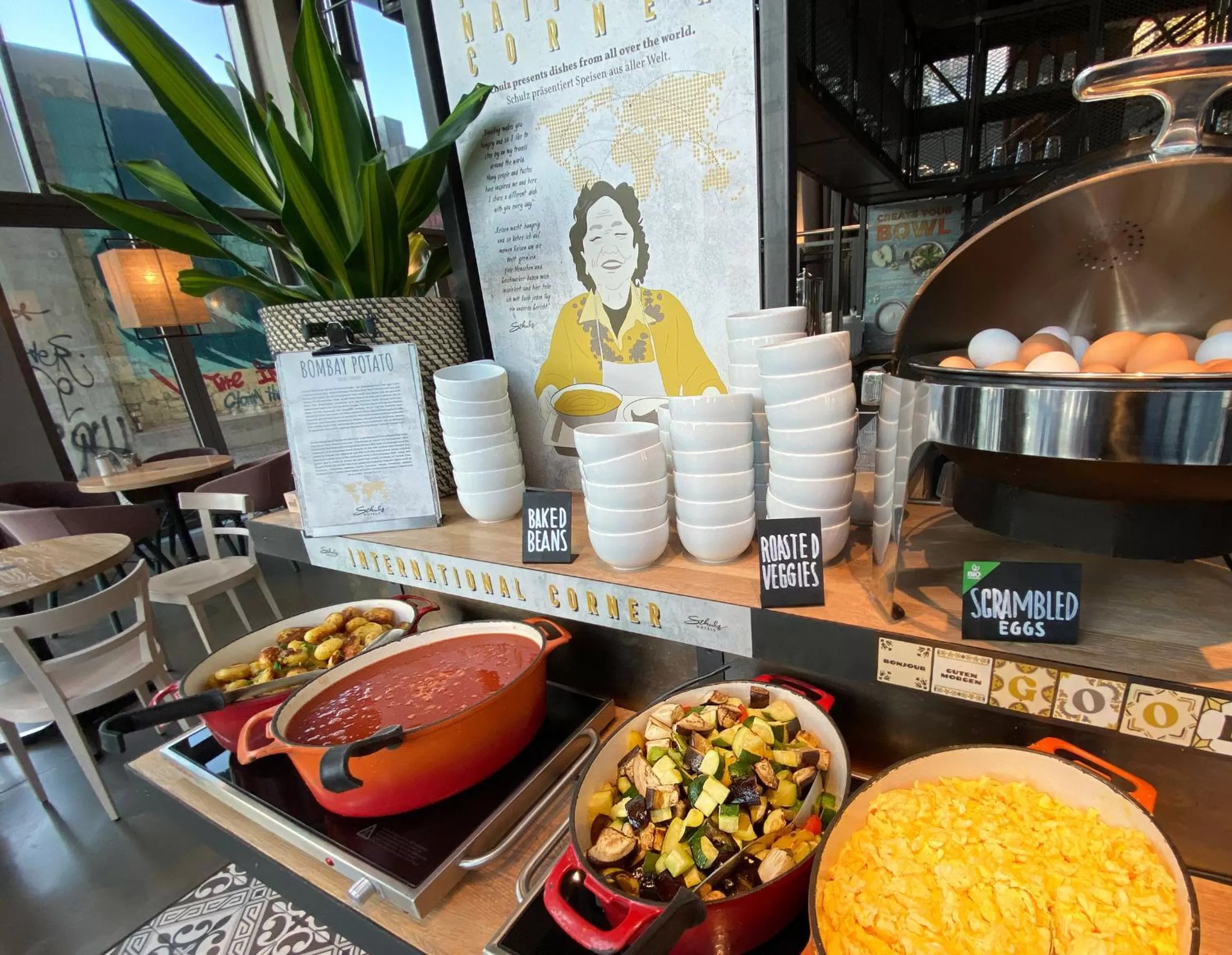 Food and drinks in Schulz Hotel Berlin Wall at the East Side Gallery