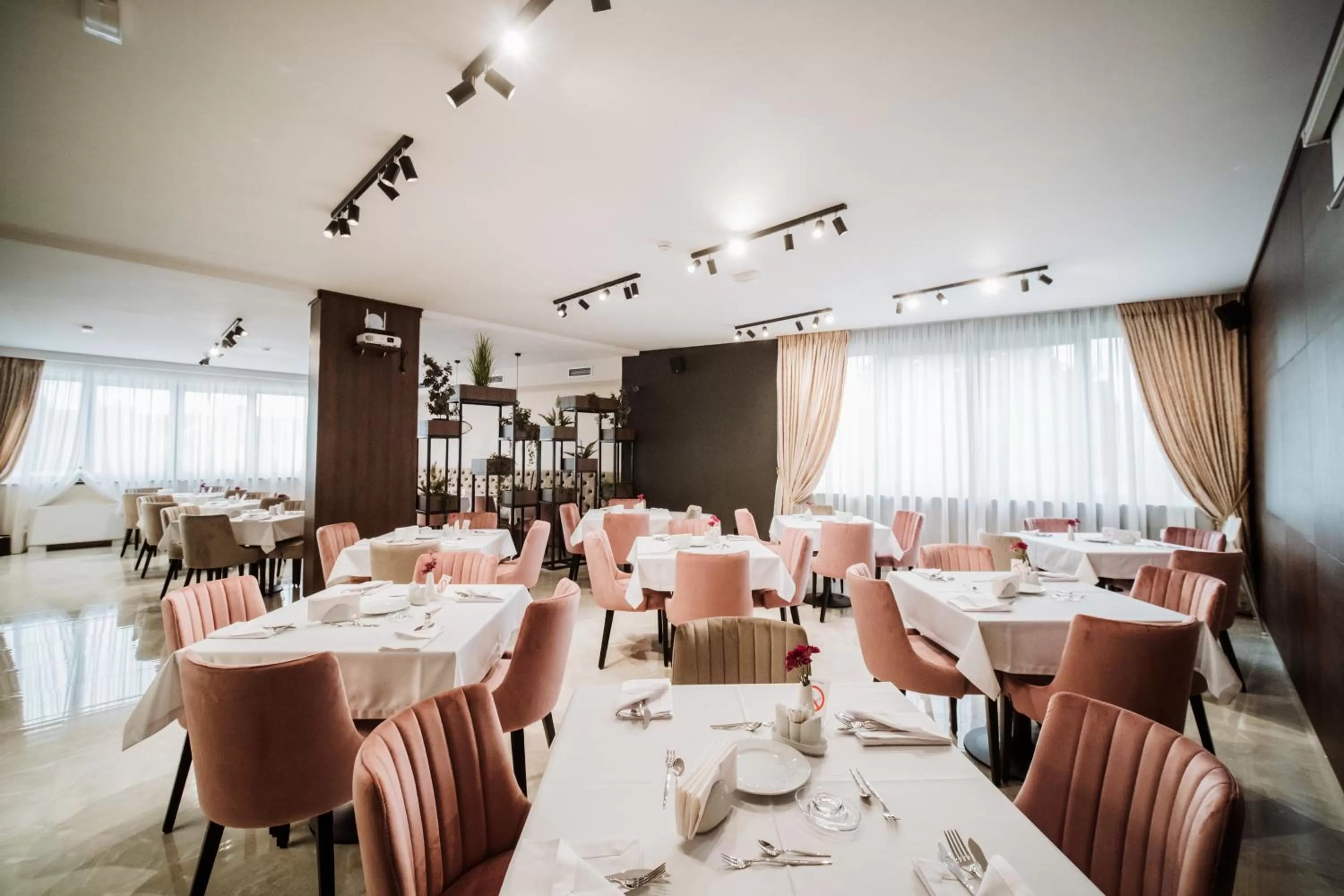 Restaurant/Places to Eat in Hotel Barcode Wellness & Spa