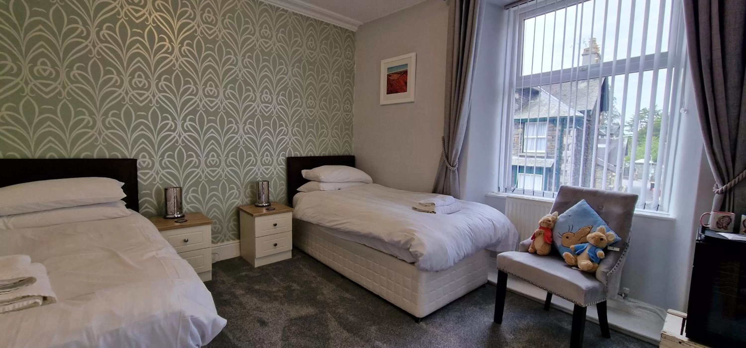 Bed in Bonny Brae House by Woodland Park