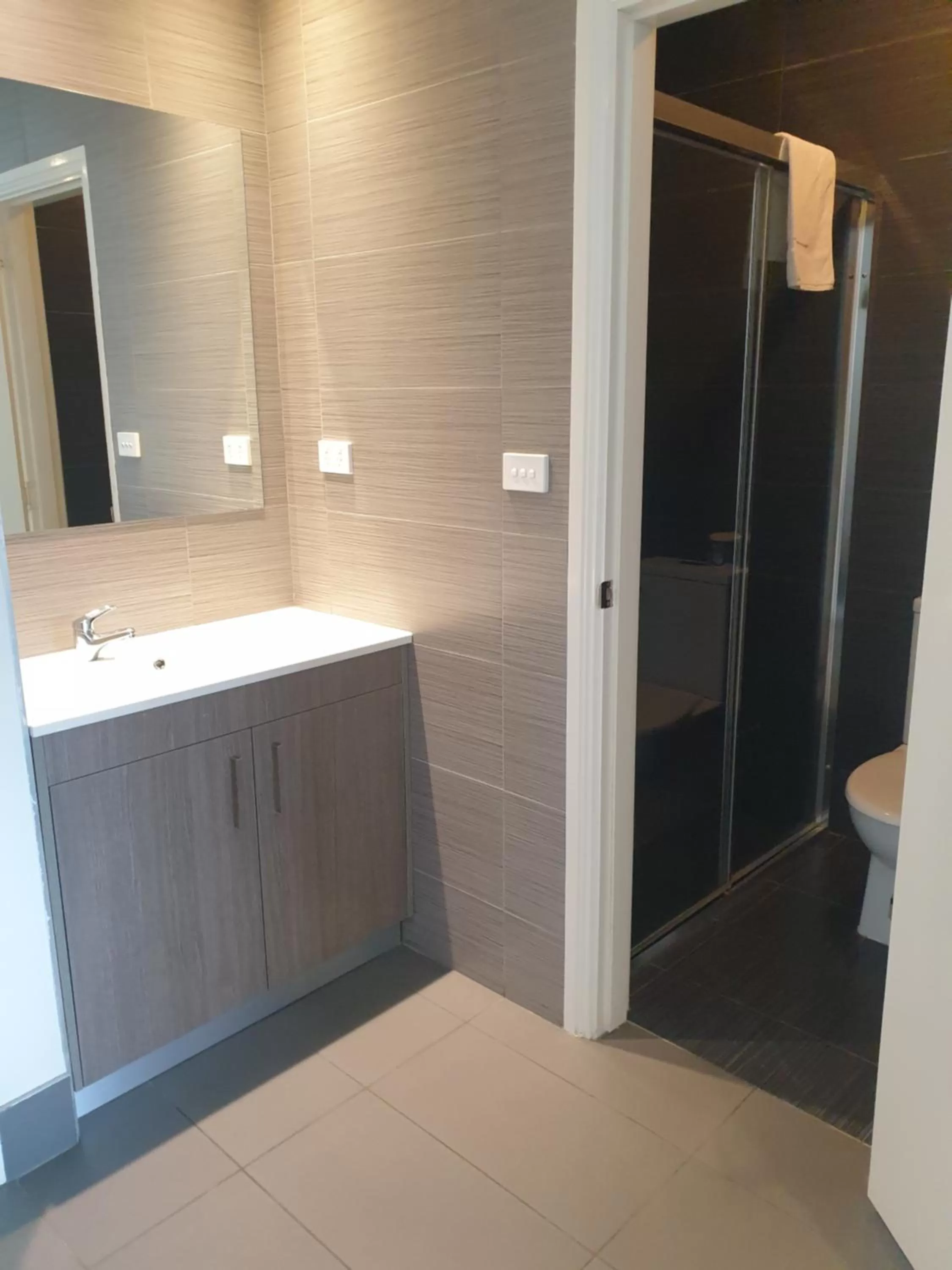 Bathroom in Carlton Suites