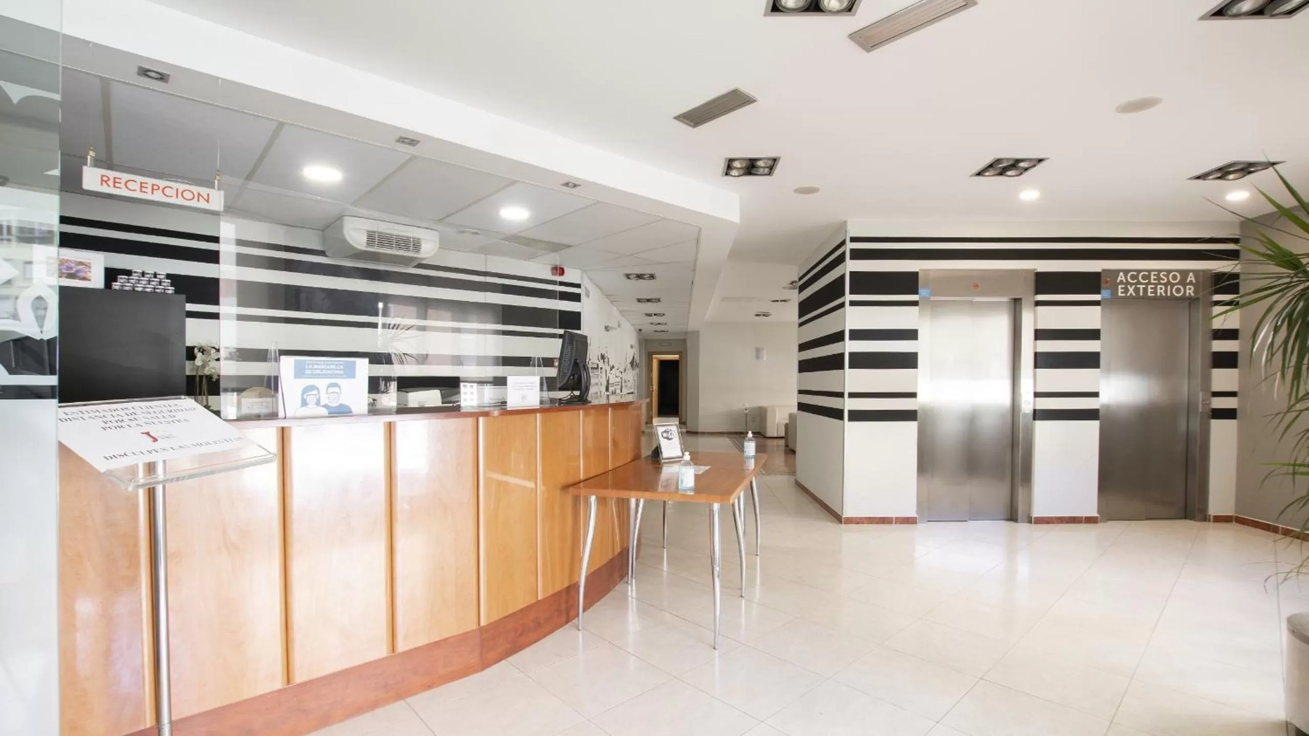 Lobby or reception in Hotel Isabel de Segura