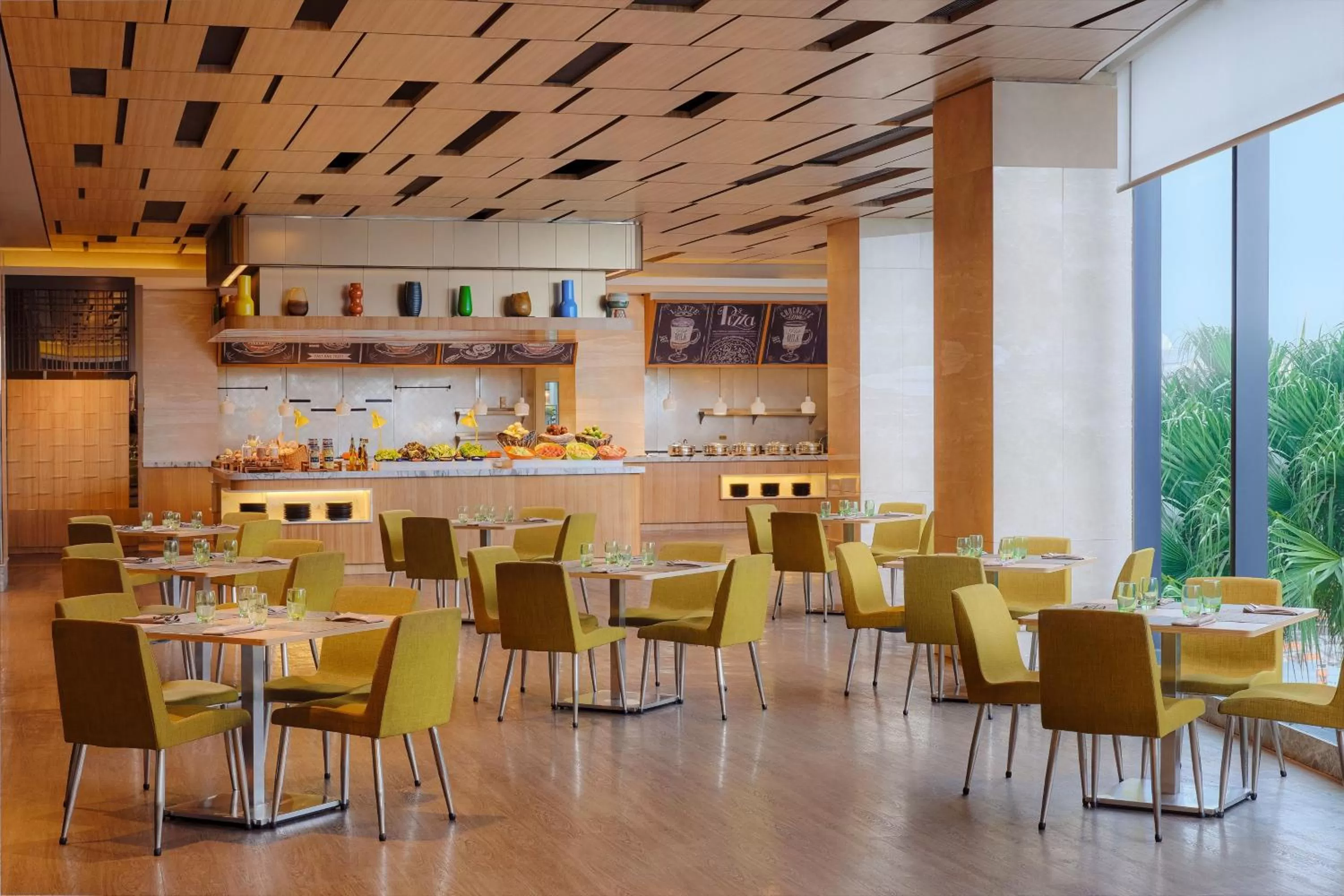 Restaurant/places to eat in Four Points by Sheraton Surabaya, Tunjungan Plaza