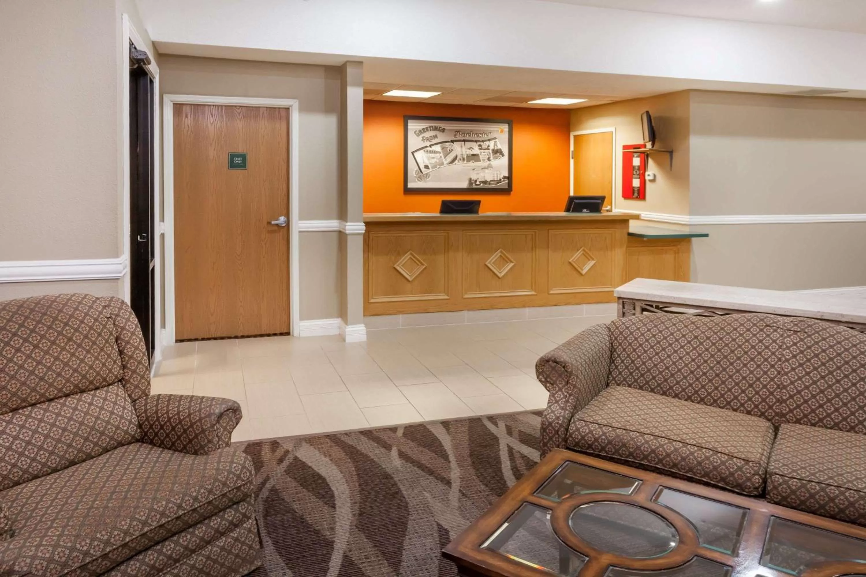 Lobby or reception in Super 8 by Wyndham Rochester
