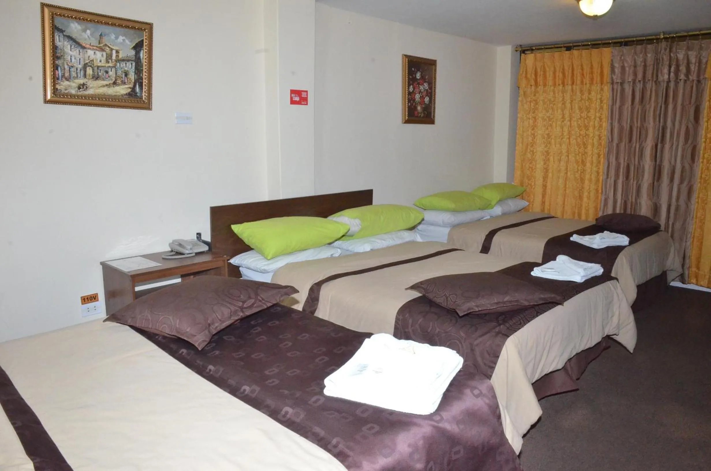 Bed in Hotel Bonaventure