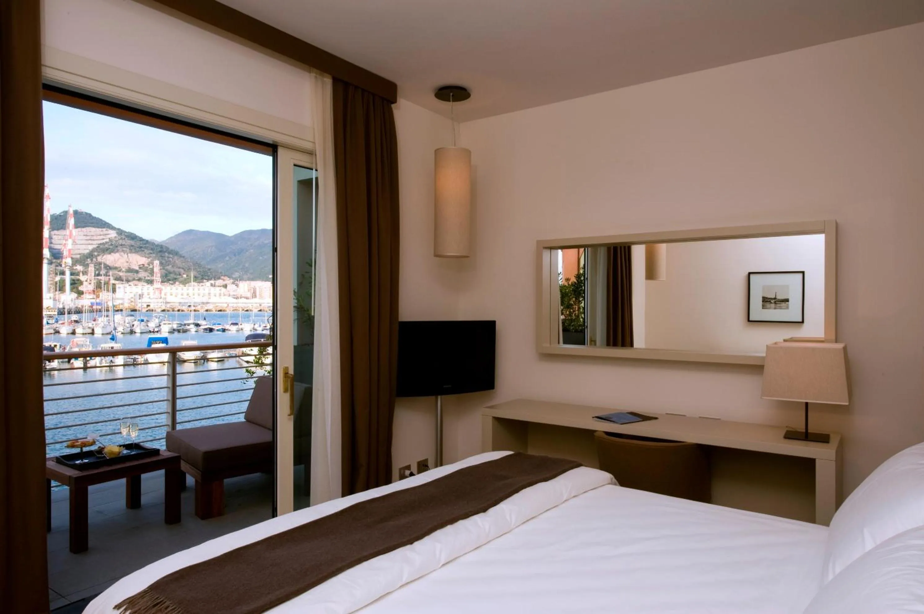 Bed in Marina Place Resort