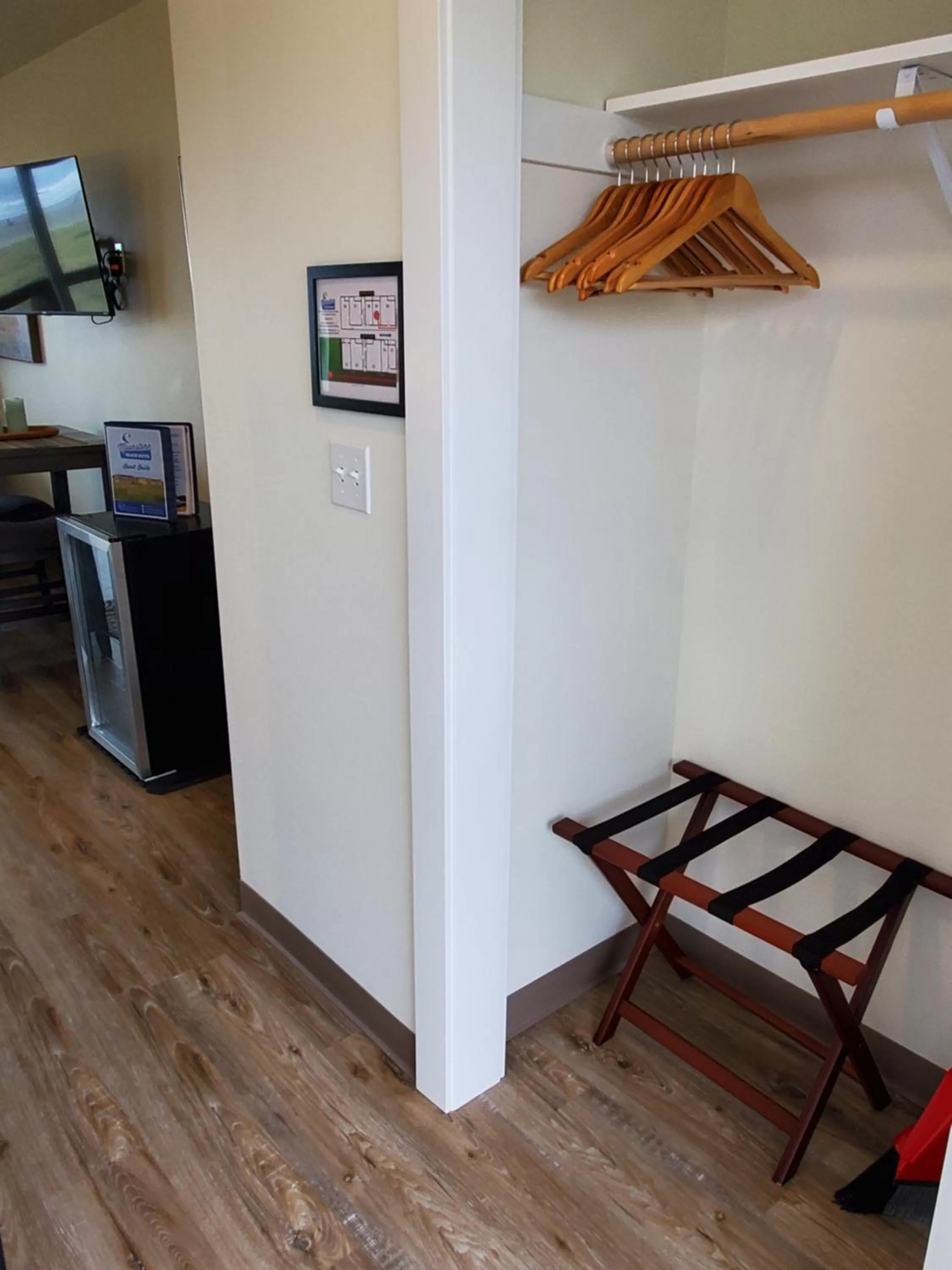 TV and multimedia in Moonstone Beach Motel