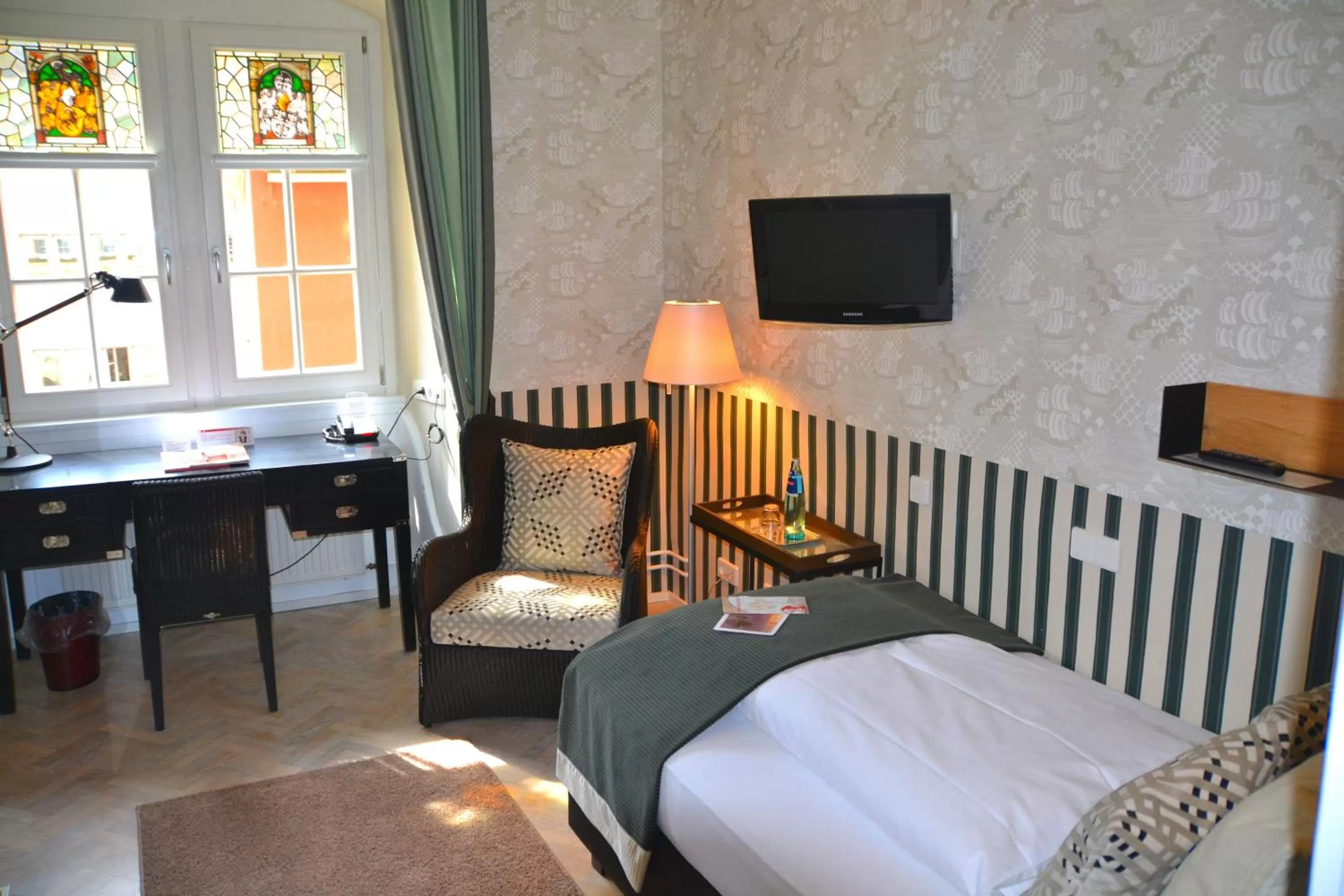 Photo of the whole room, Bed in Romantik Hotel Barbarossa