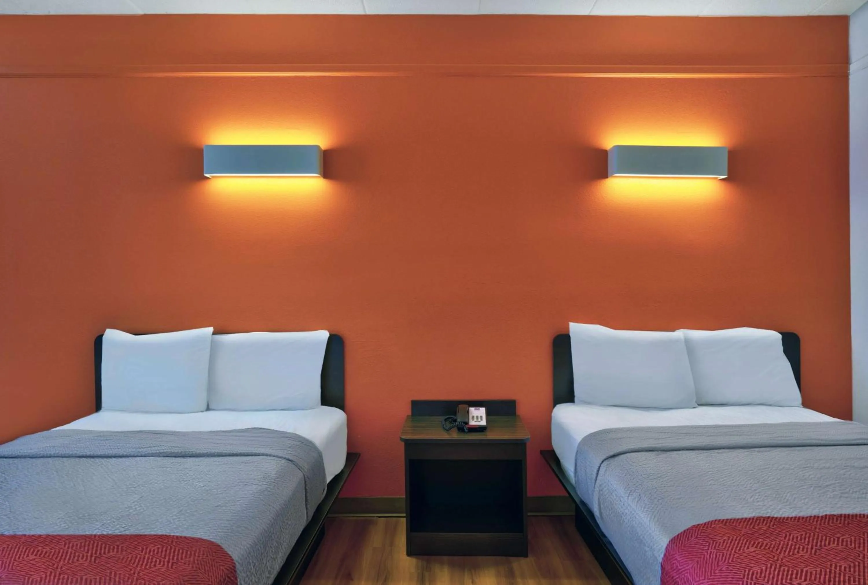 Photo of the whole room, Bed in Motel 6-Seaford, DE