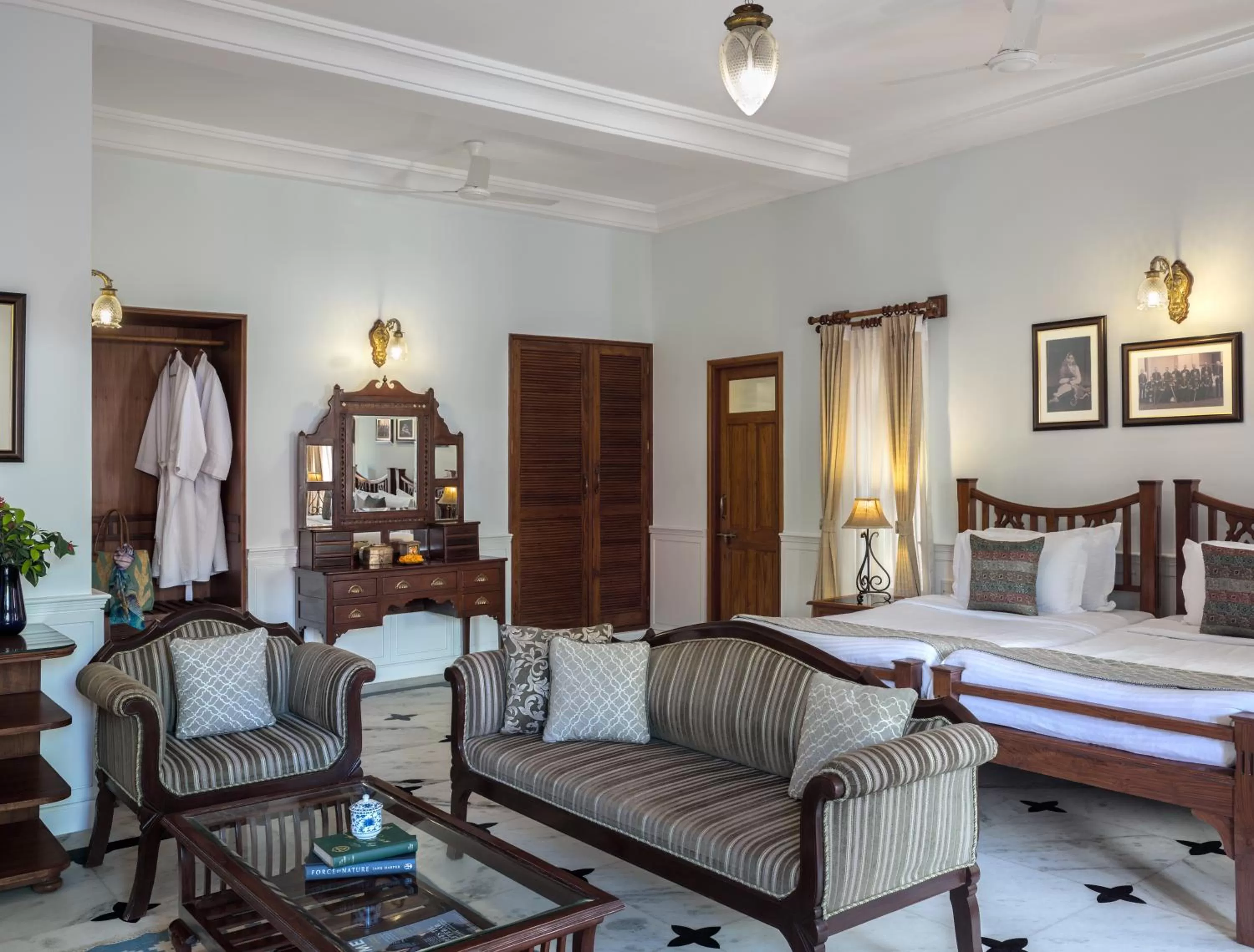Photo of the whole room, Bed in Ratan Vilas, Jodhpur