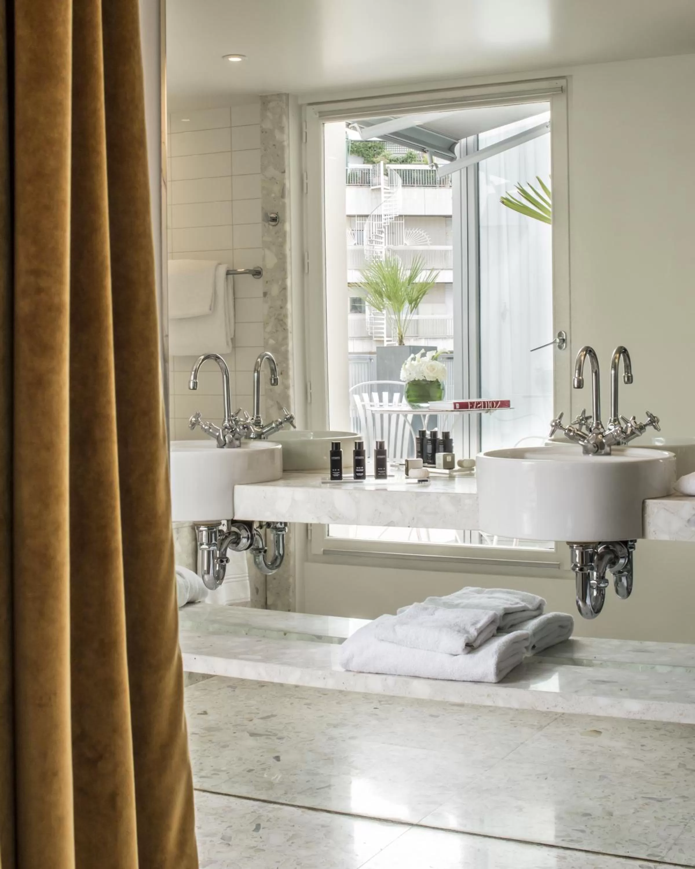 Bathroom in Hotel De Sers Champs Elysees