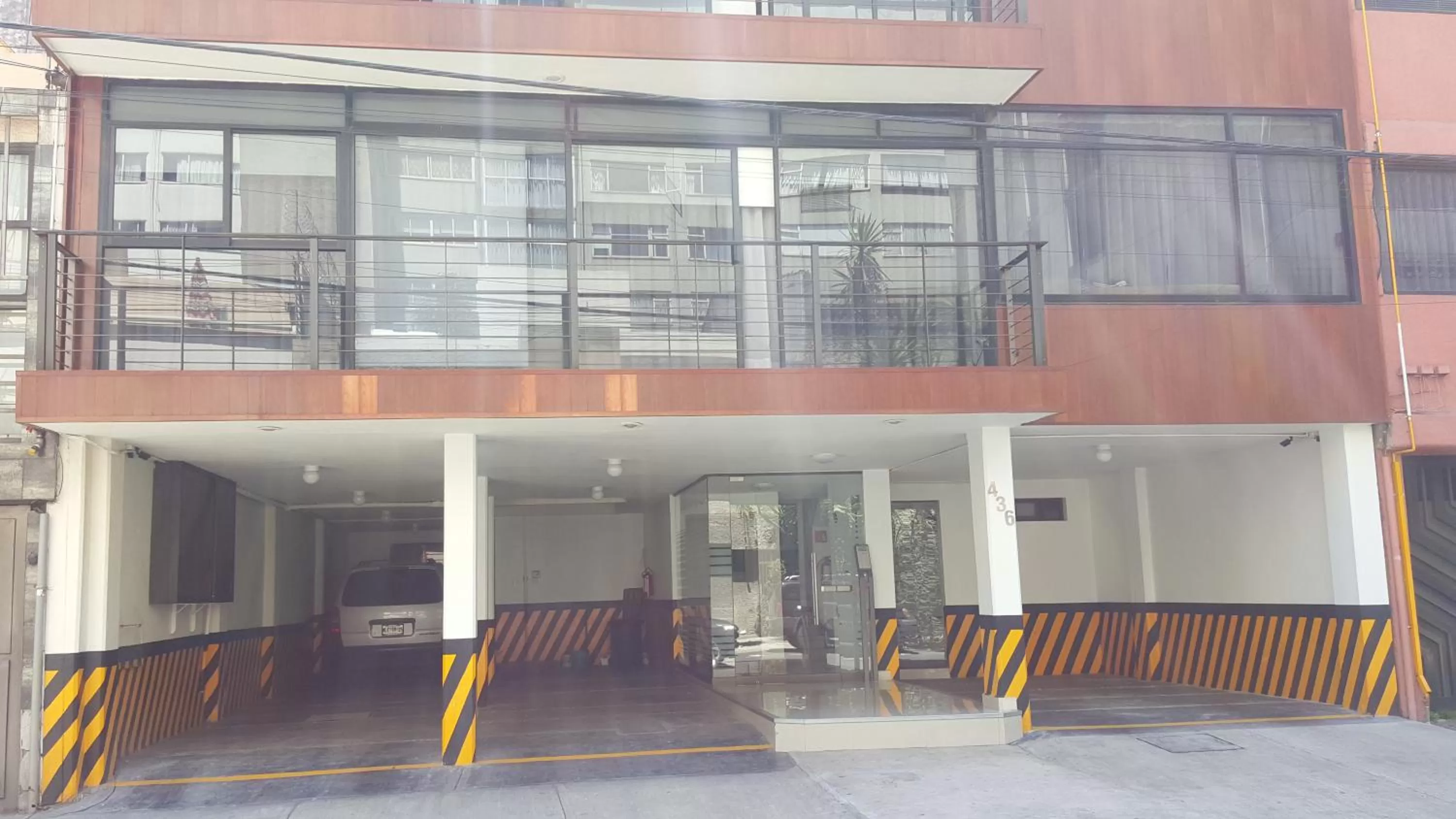 Facade/entrance in Grupo Kings Suites -Platon 436