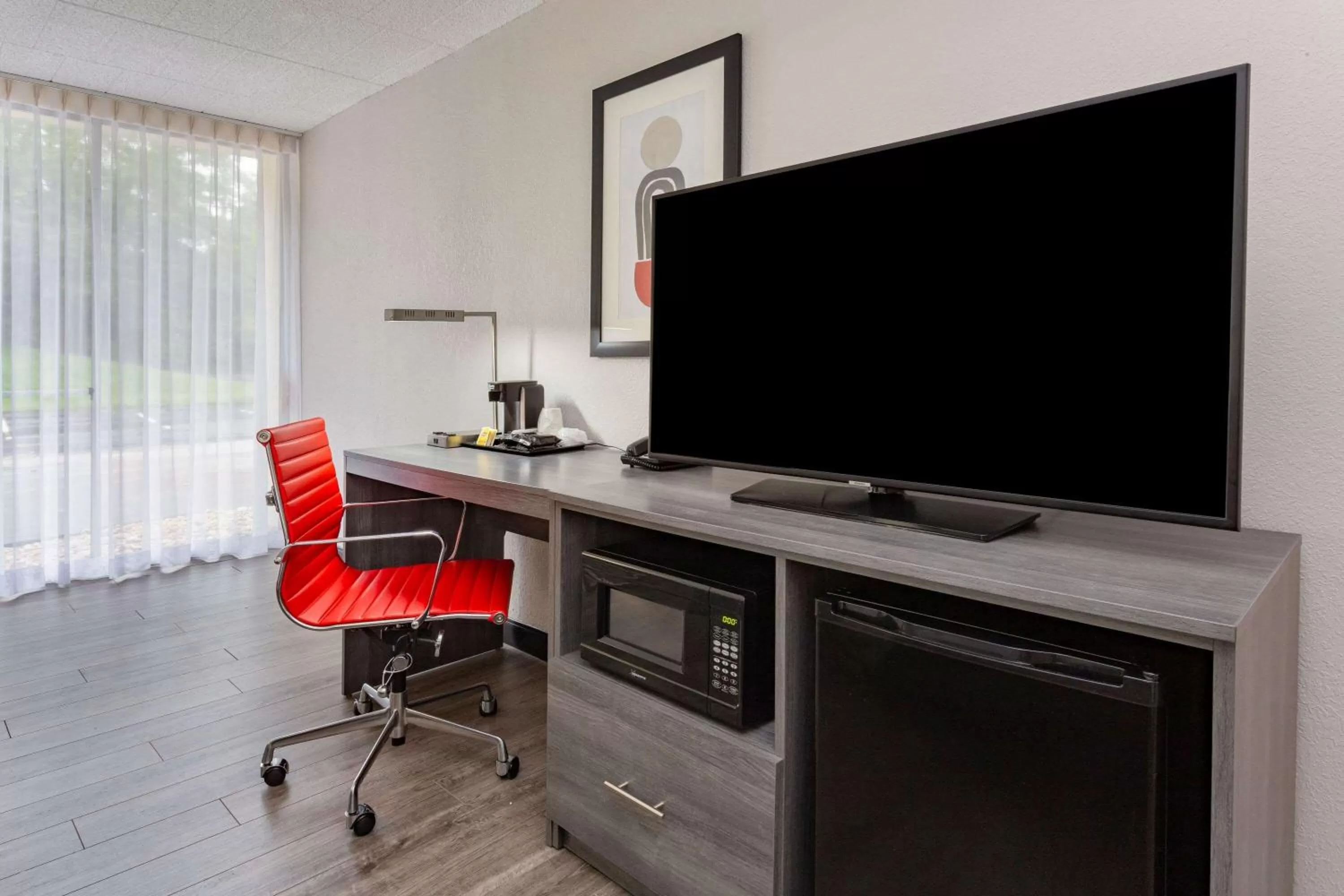 Photo of the whole room in Ramada by Wyndham Hartford North - Bradley Airport