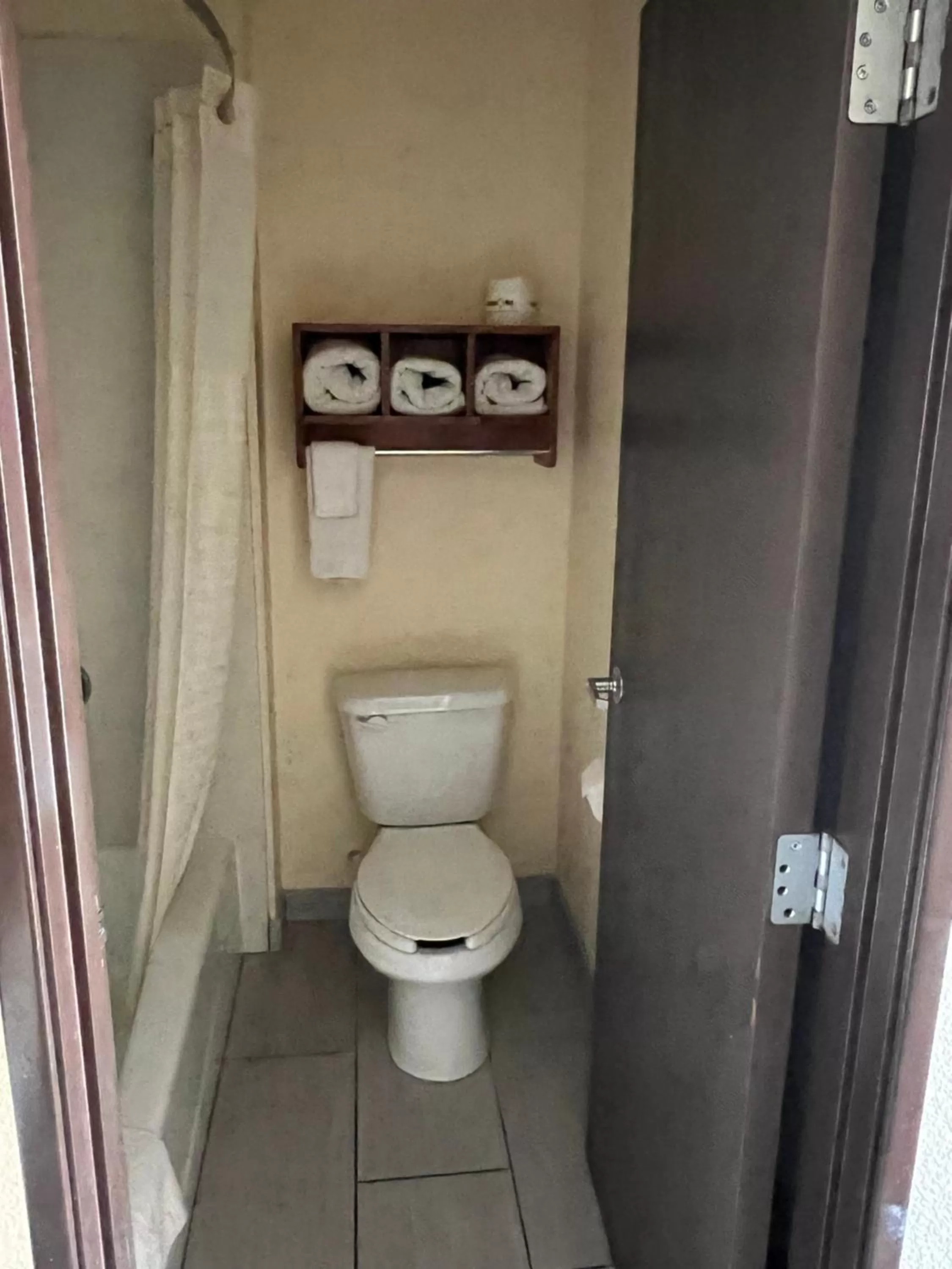 Bathroom in Yosemite Sierra Inn