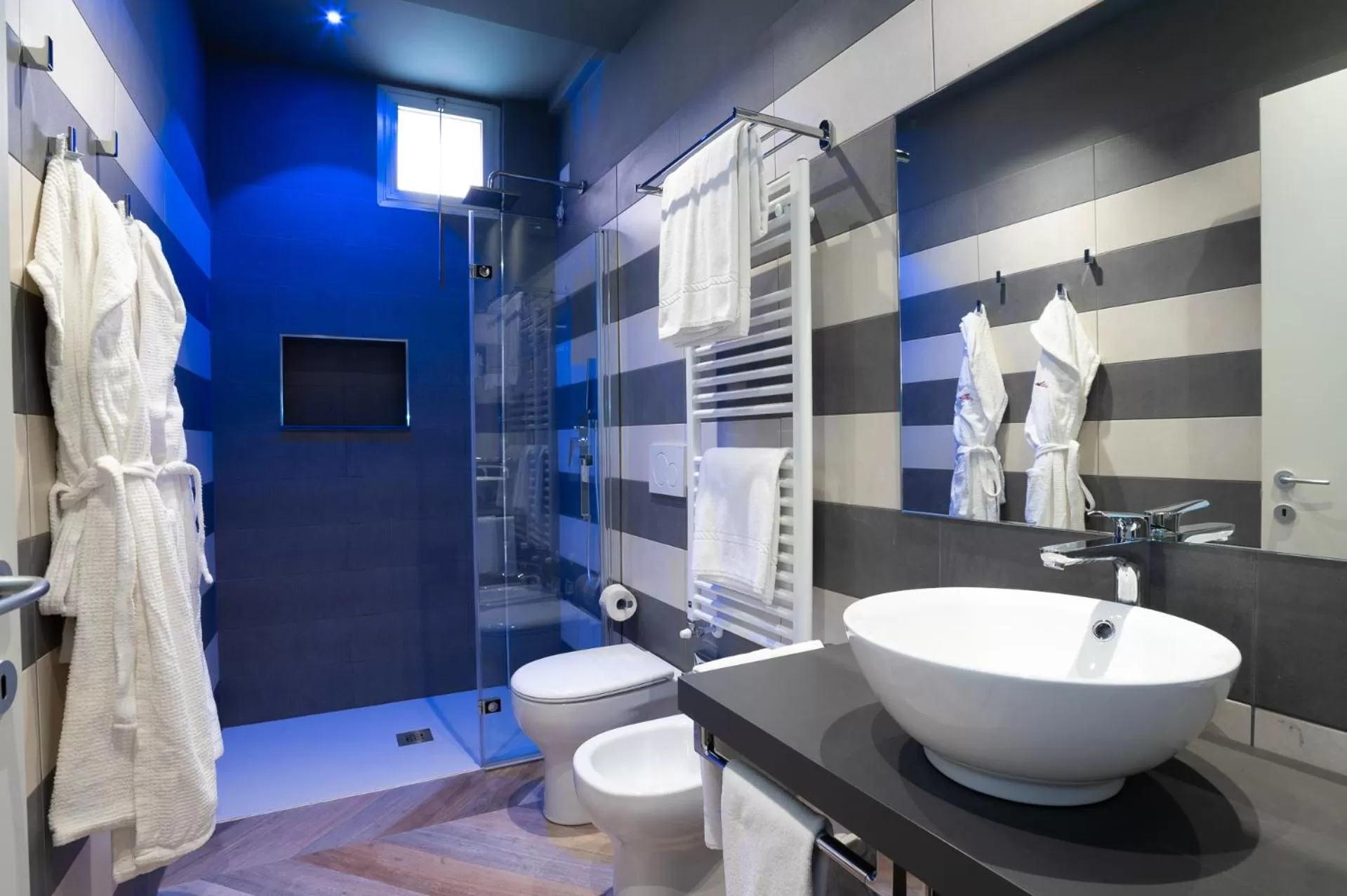 Shower in Hotel Monte Rosa