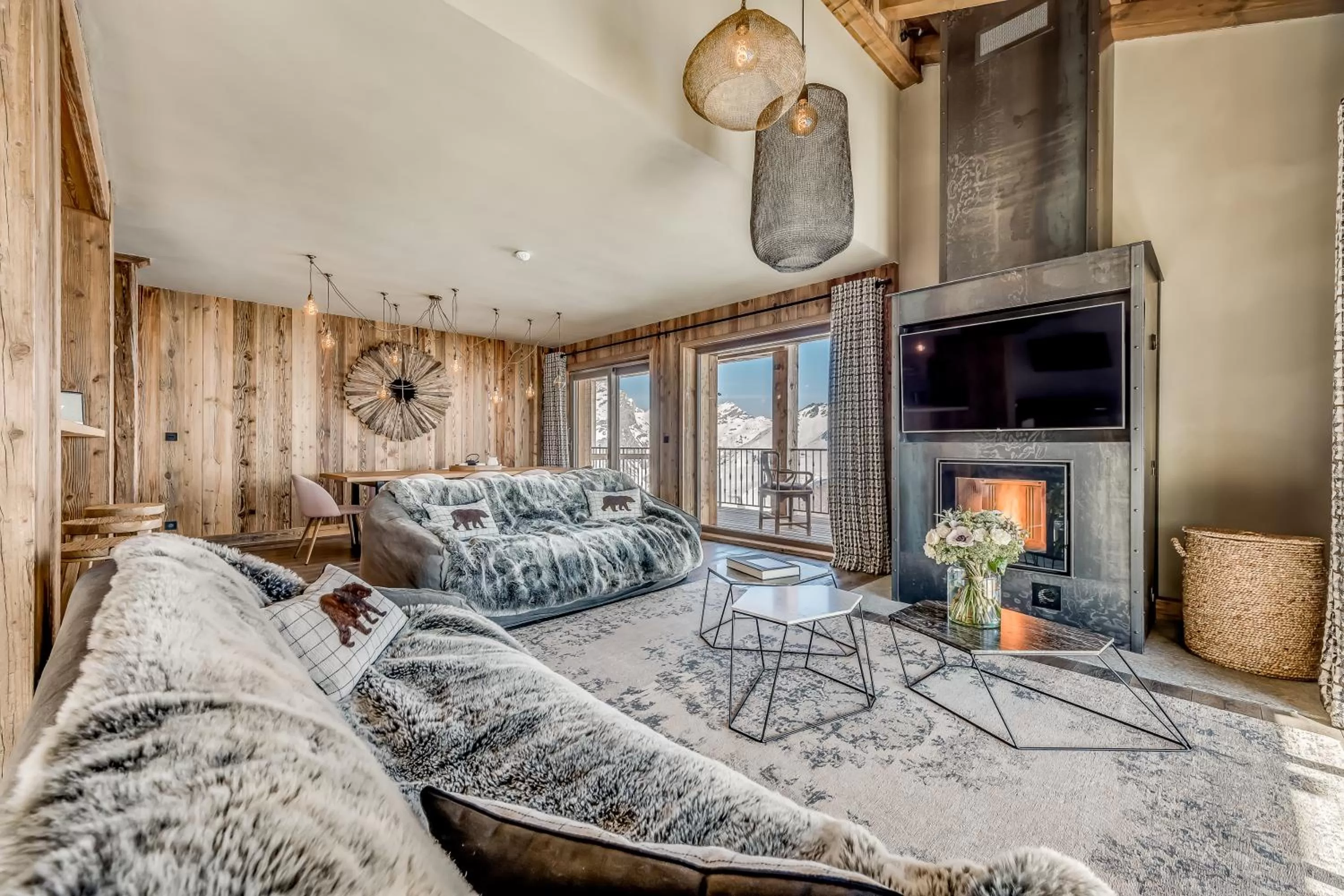 Communal lounge/ TV room, Bed in Le Refuge de Solaise - 2551 m Altitude