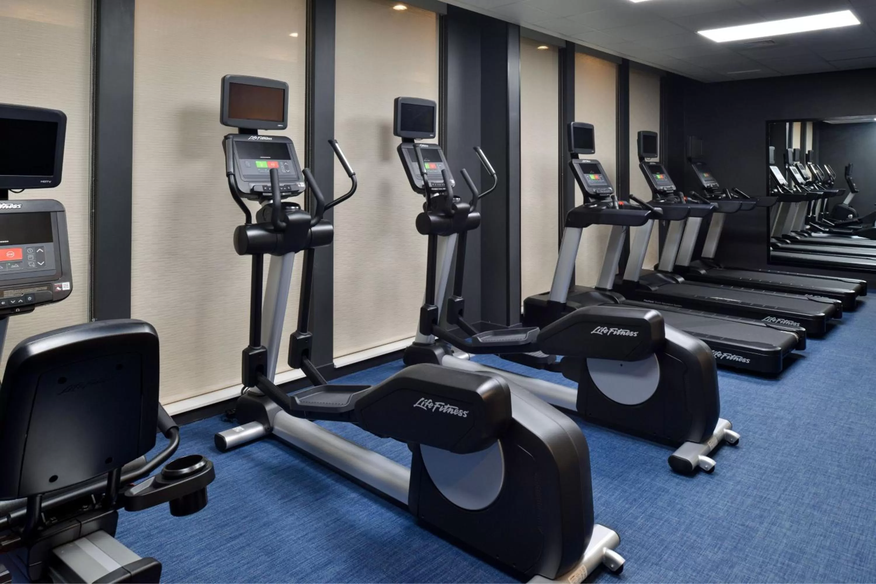 Fitness centre/facilities in TownePlace Suites by Marriott Asheville Downtown