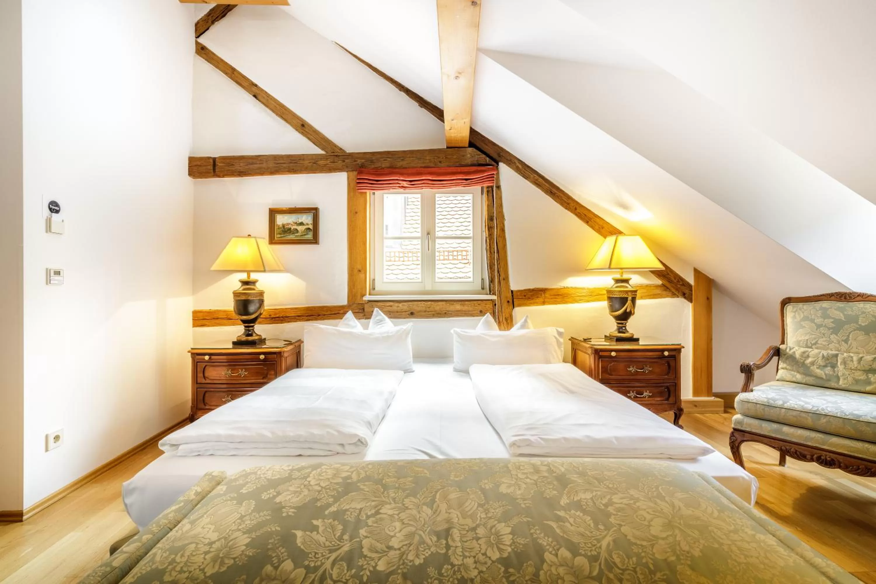 Bed in Chin-Chin Hotel ehemals Bohemian Hotel