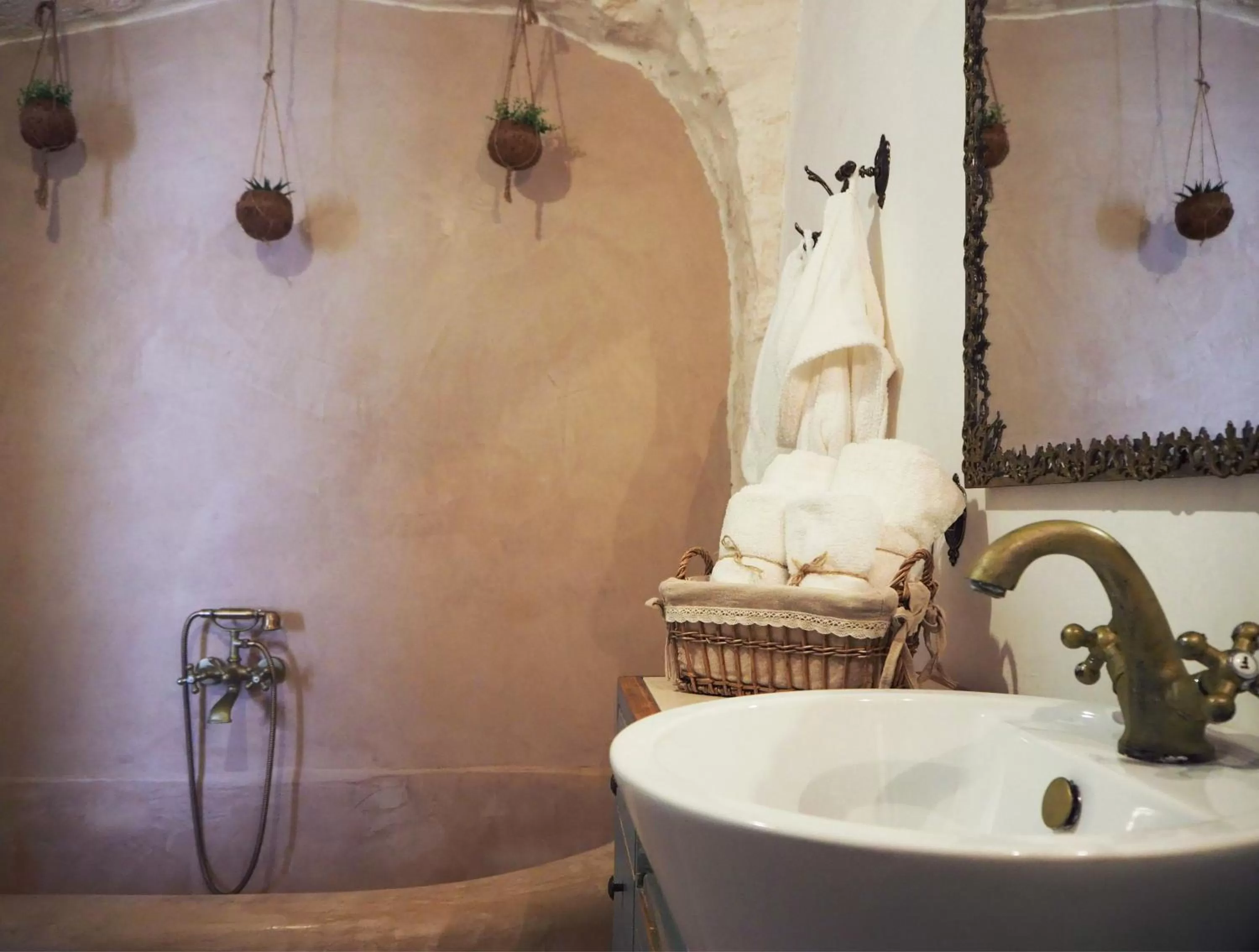 Bathroom in Albergo Diffuso Sotto le Cummerse