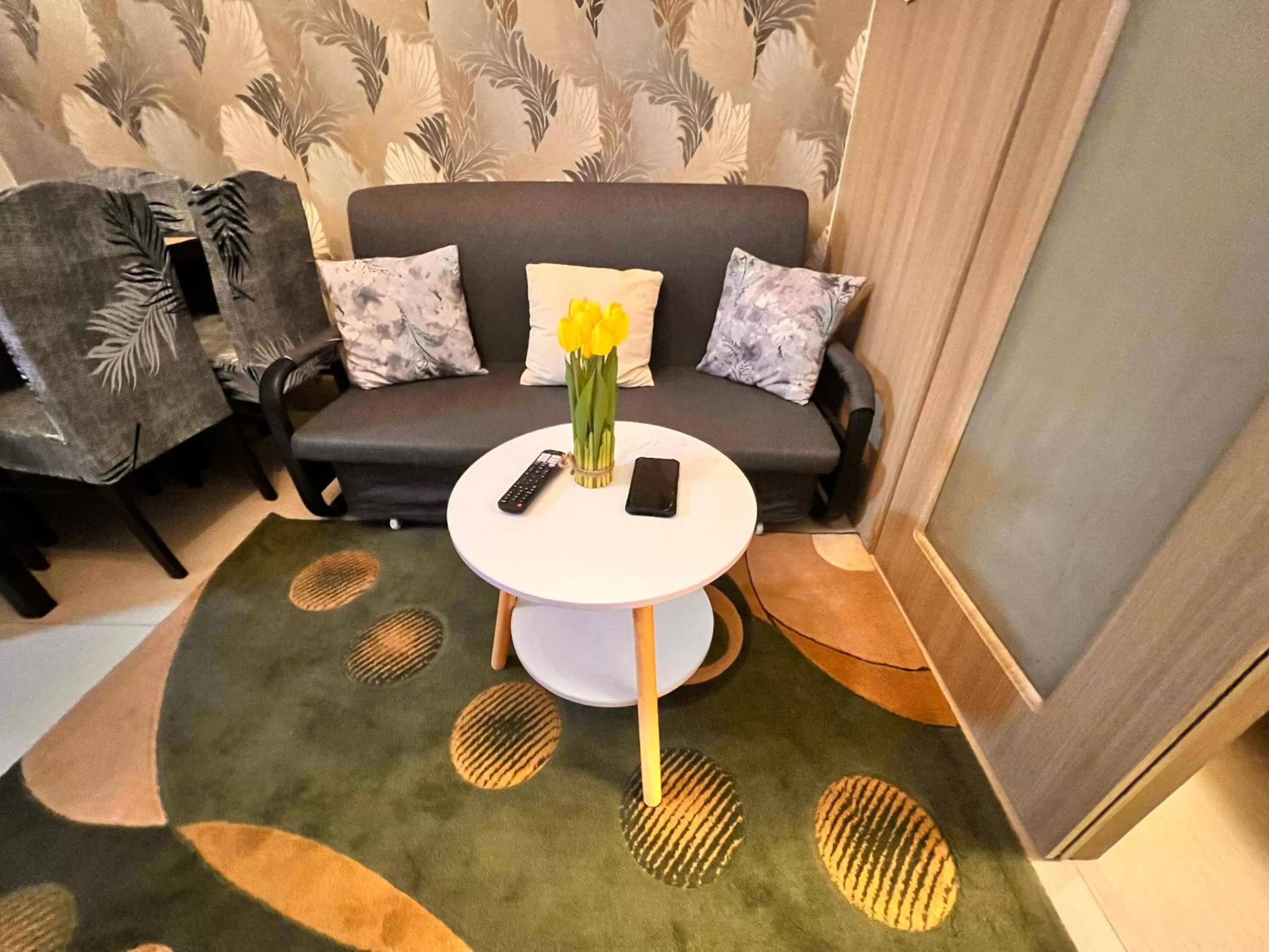 Living room, Seating Area in Yam Staycation Shore Residences