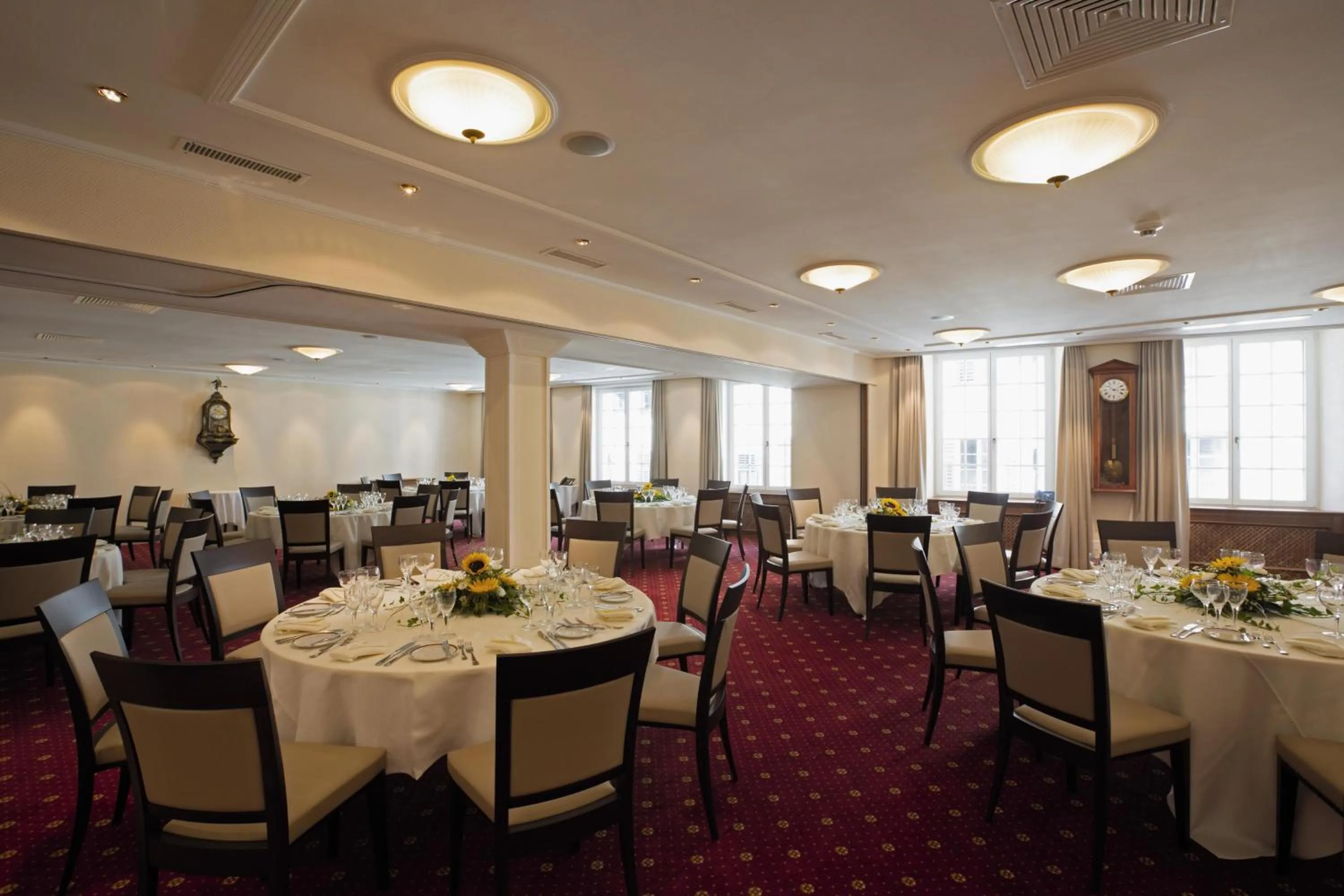 Restaurant/places to eat in Hotel Roter Turm