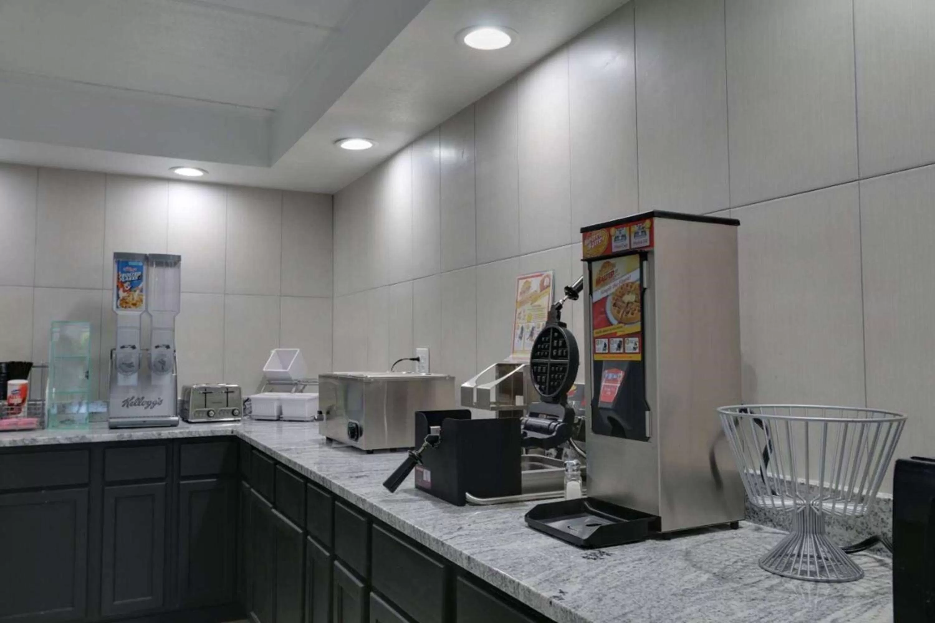 Restaurant/places to eat in Baymont by Wyndham Ridgeland I-95