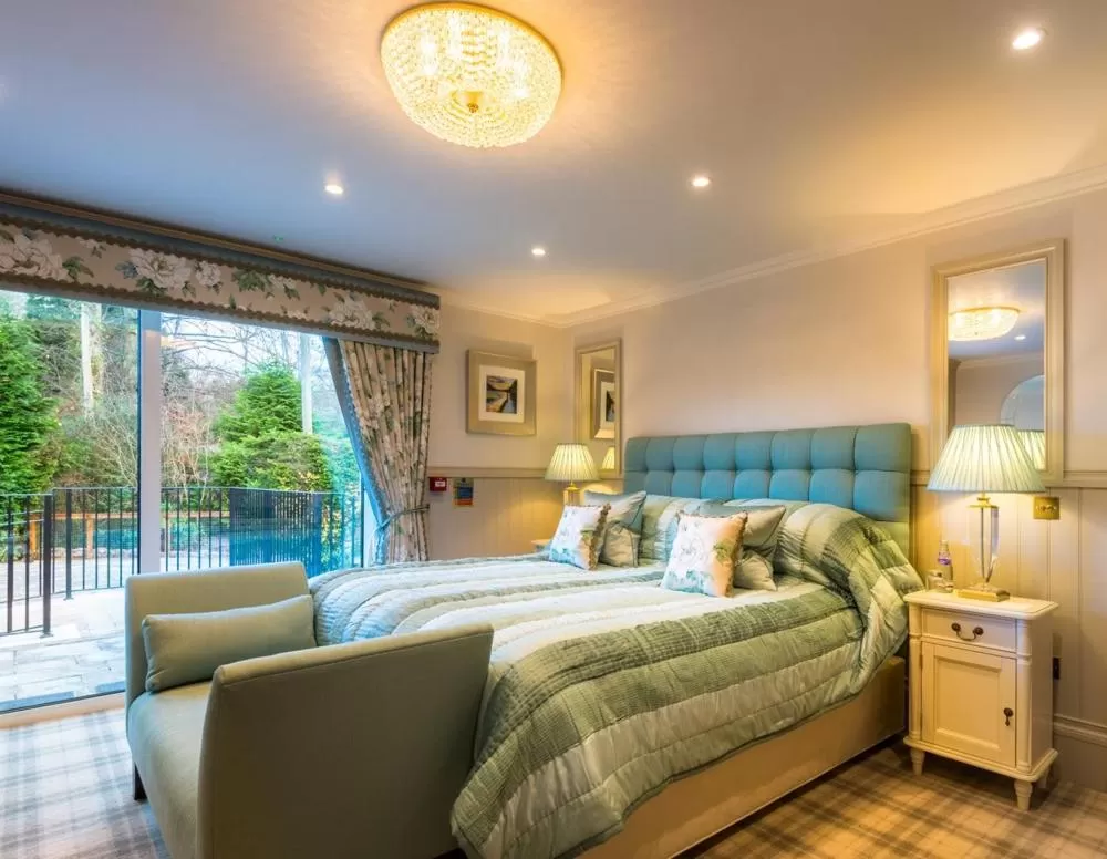 Photo of the whole room, Bed in Crossbasket Castle, Hotel & Restaurant