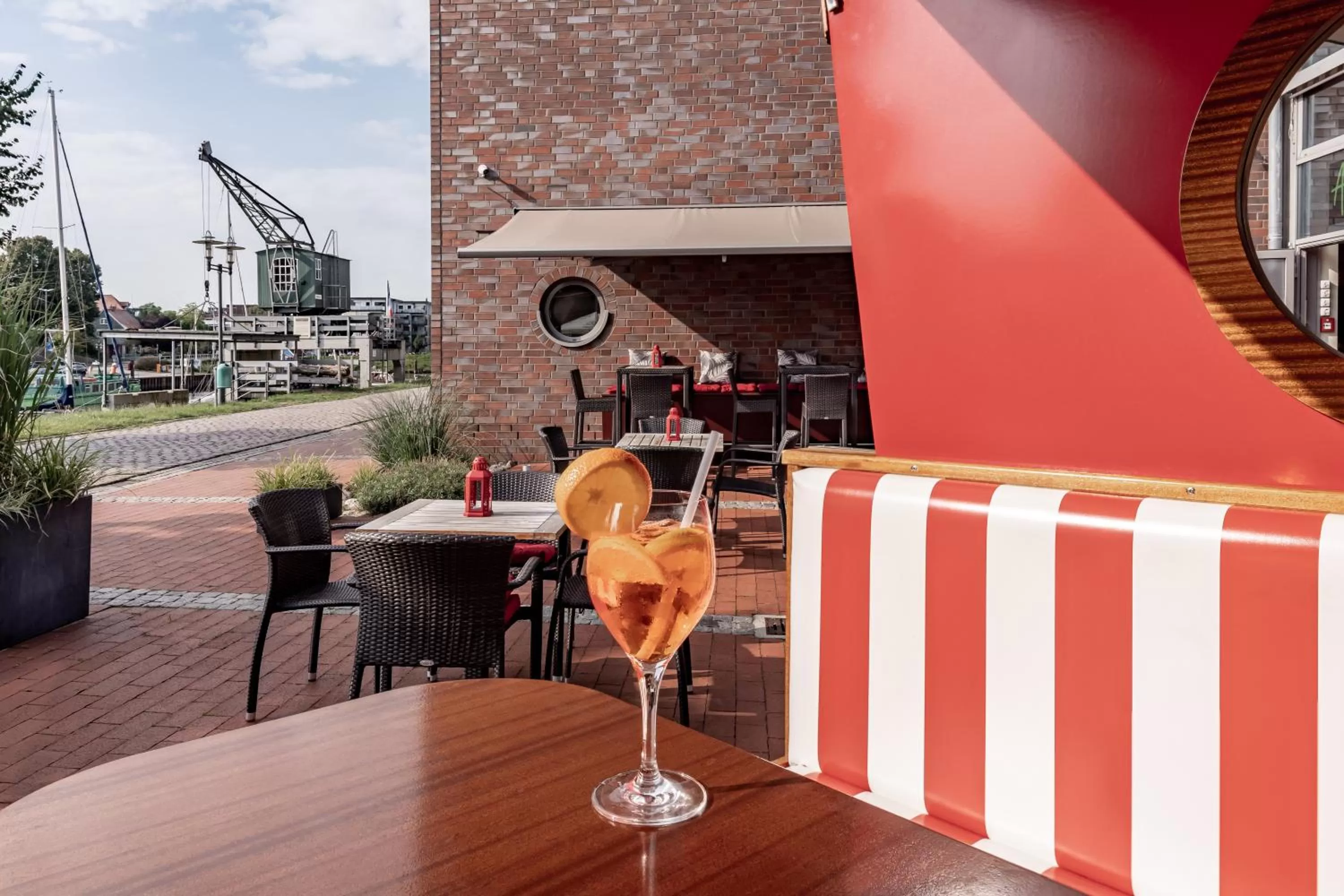 Restaurant/places to eat in Hotel Stadthafen Stade