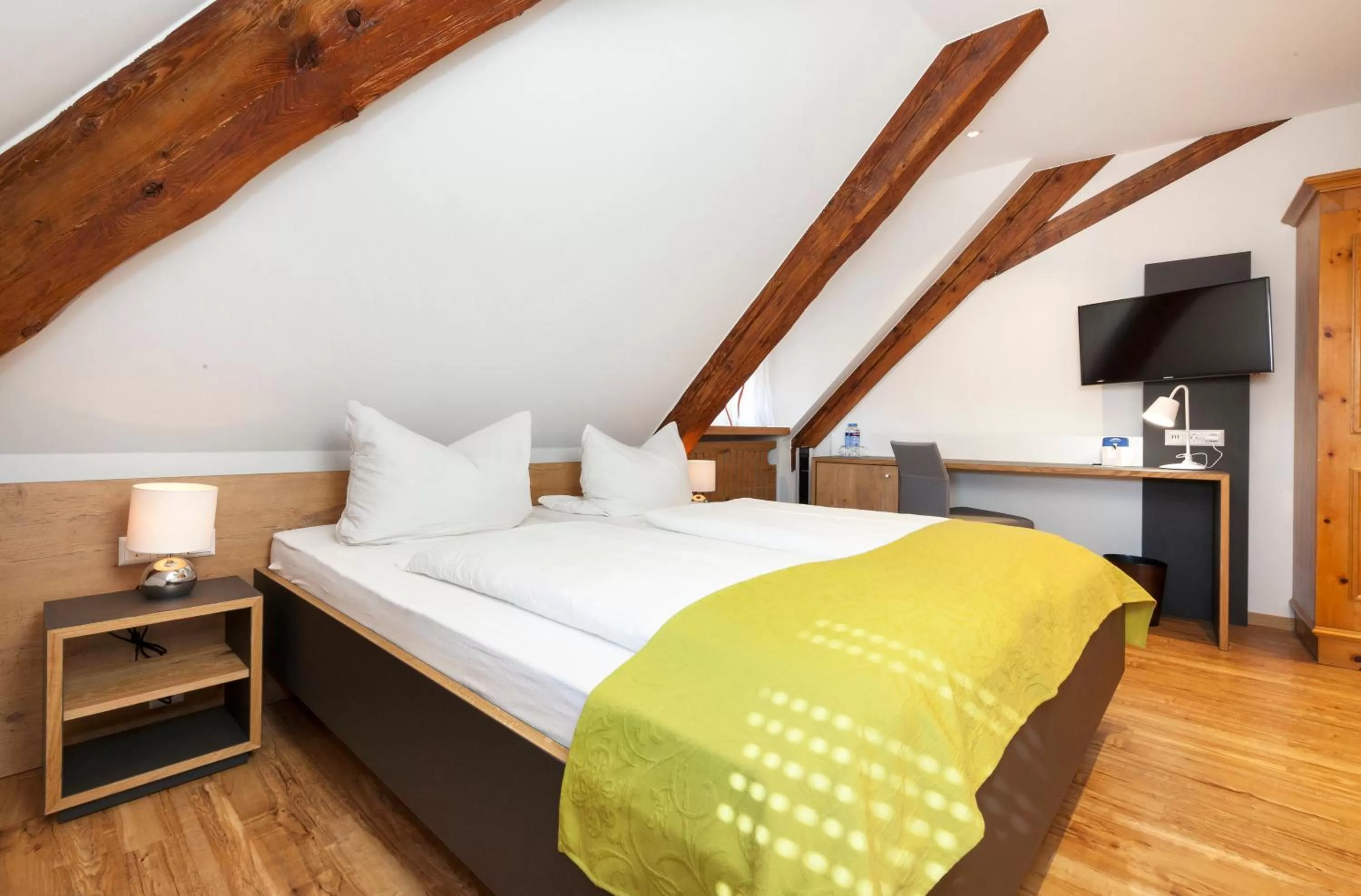 Photo of the whole room, Bed in Torstuben