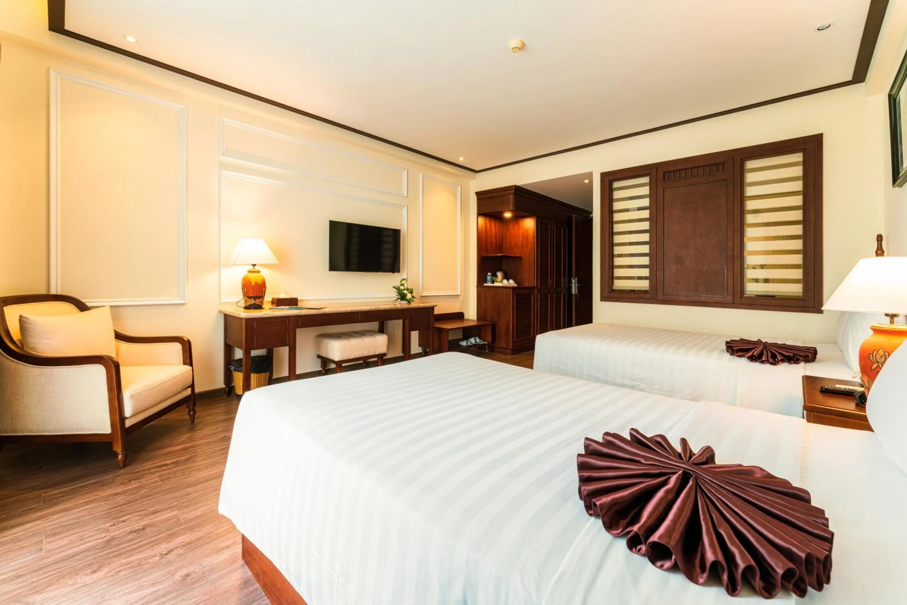 Bedroom, Bed in Tran Vien Dong Hotel