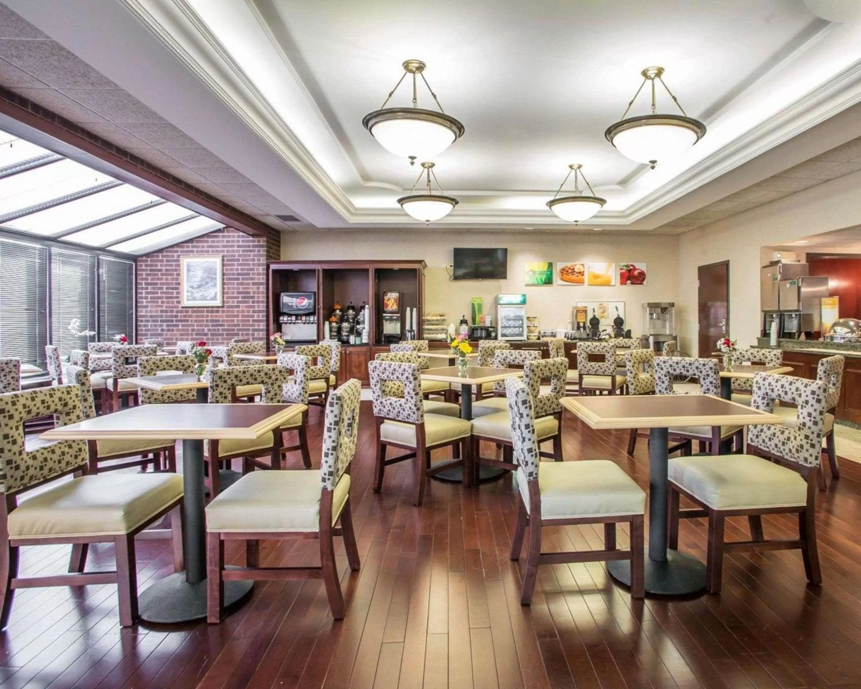 Restaurant/places to eat in Quality Inn Schaumburg - Chicago near the Mall