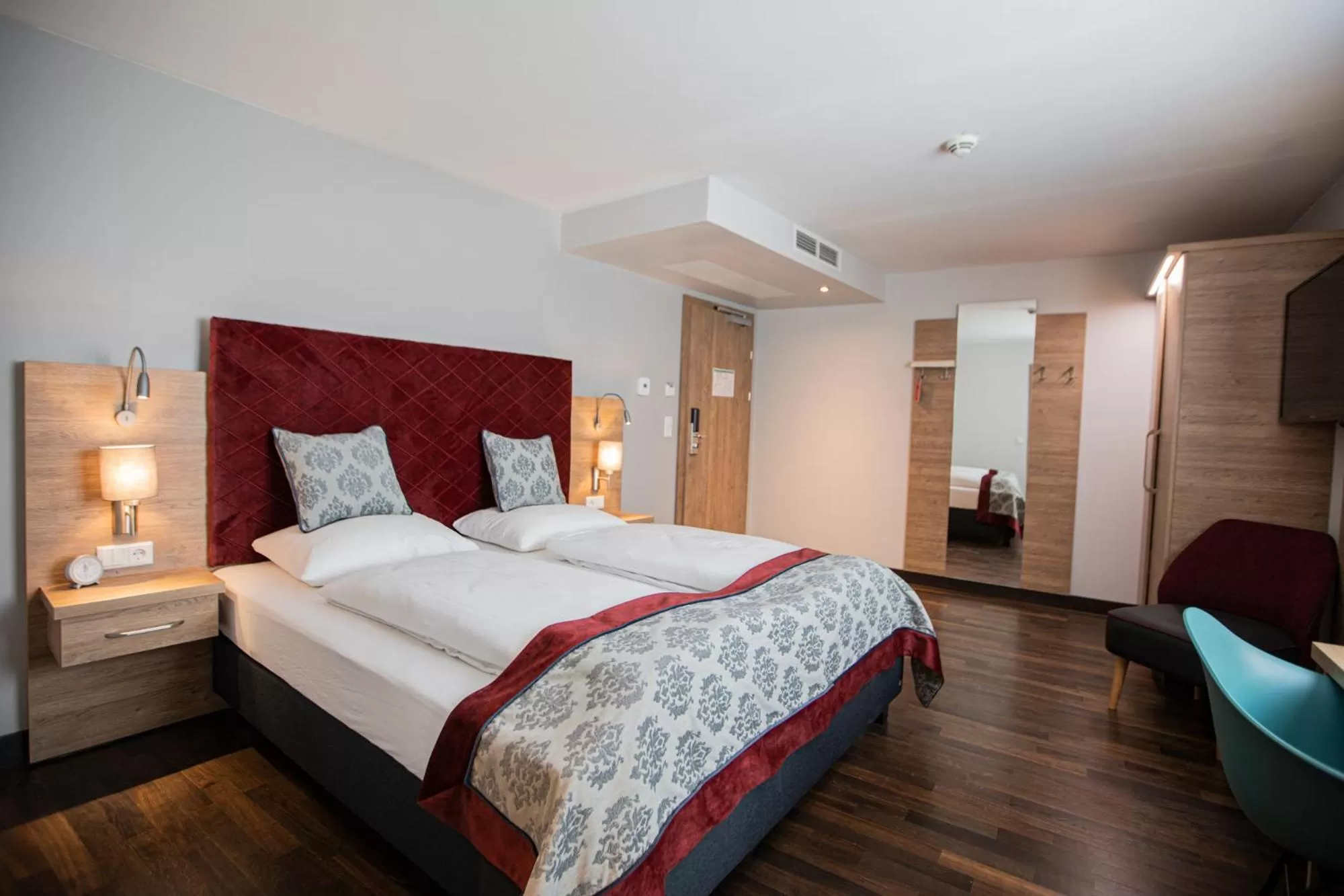 Bed in Hotel Elefant Family Business