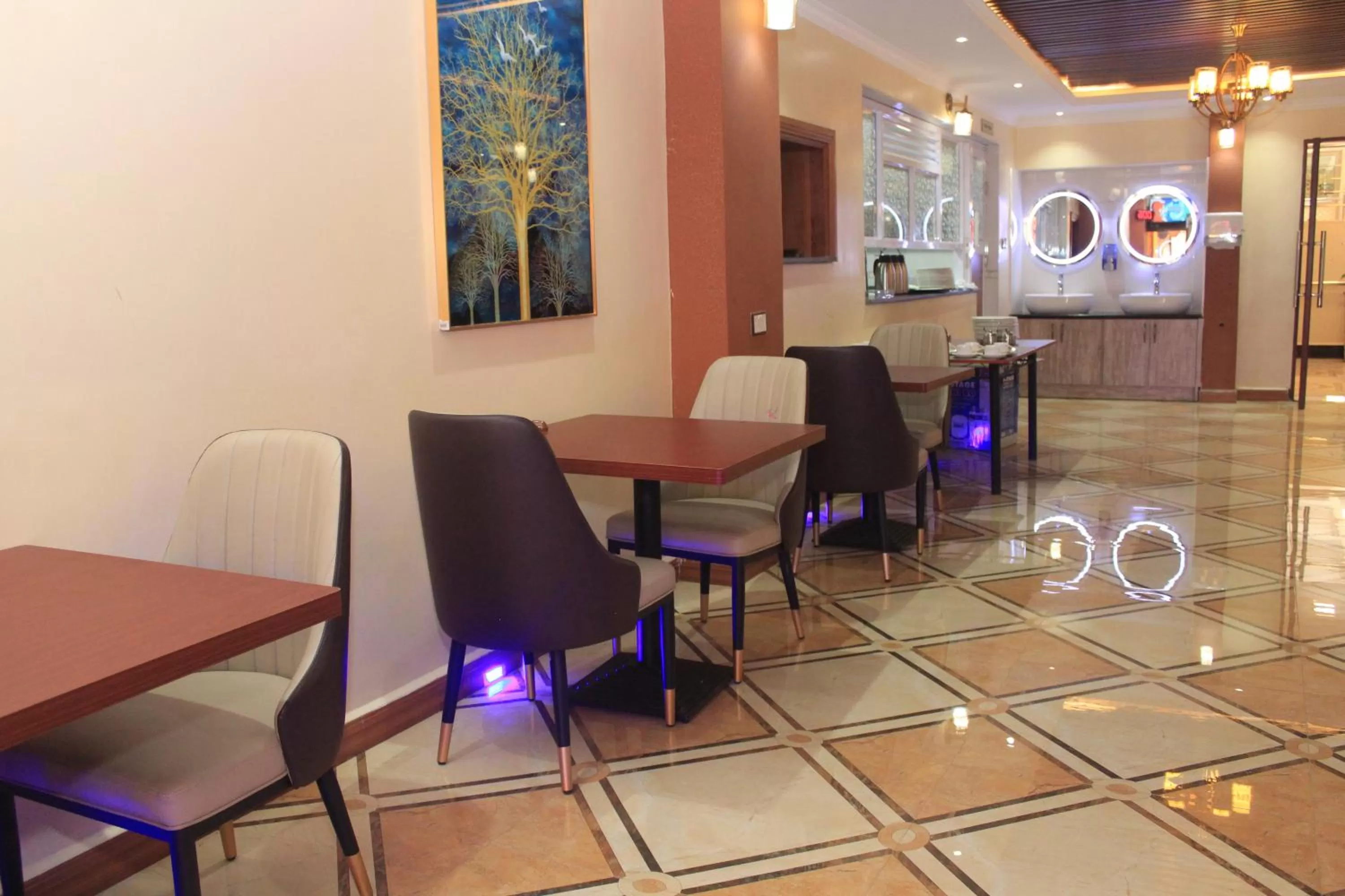 Restaurant/places to eat in Vickmark Hotel