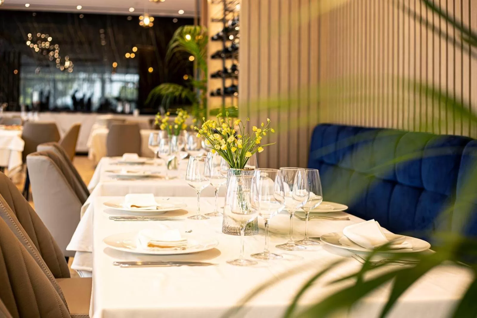 Restaurant/places to eat in Amare Hotel