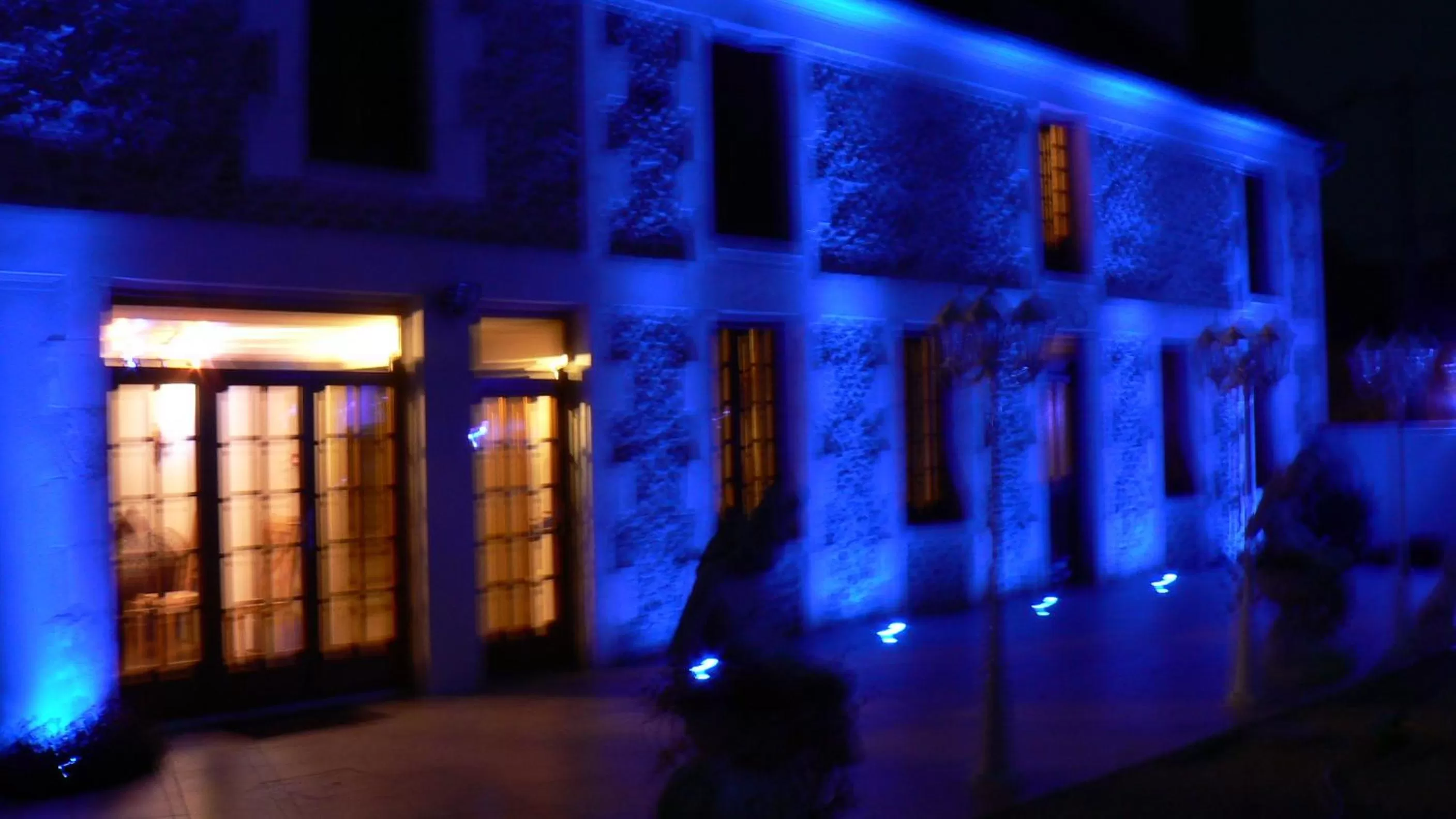 Facade/entrance, Property Building in Le Manoir des Chapelles