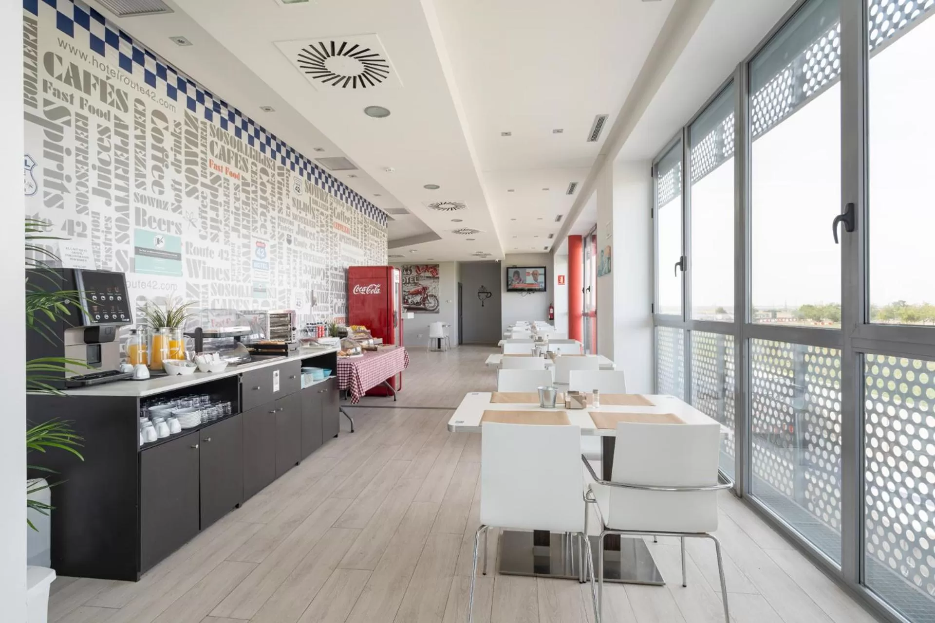 Buffet breakfast in Alda Route 42