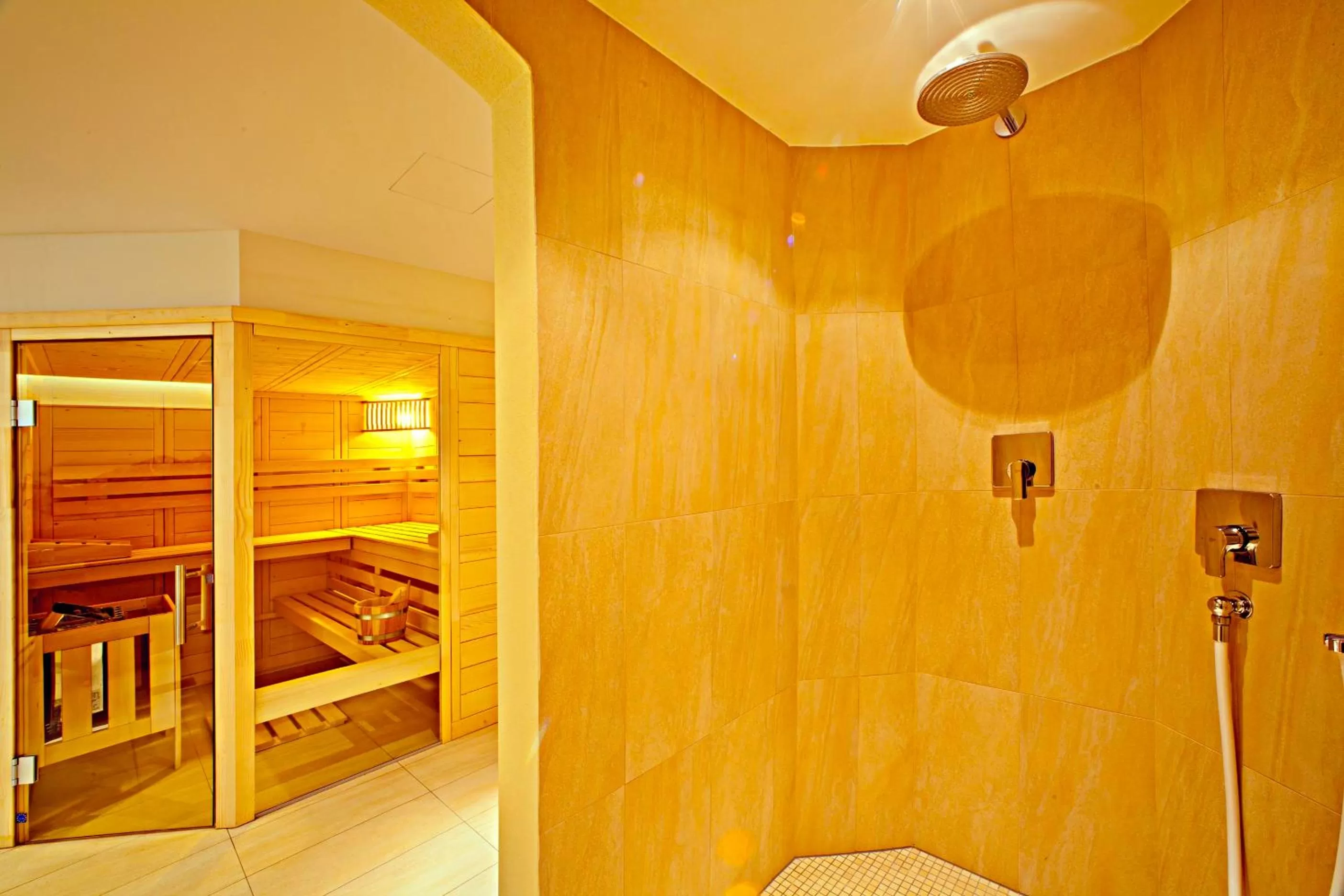 Sauna, Bed in Hotel Greinwald