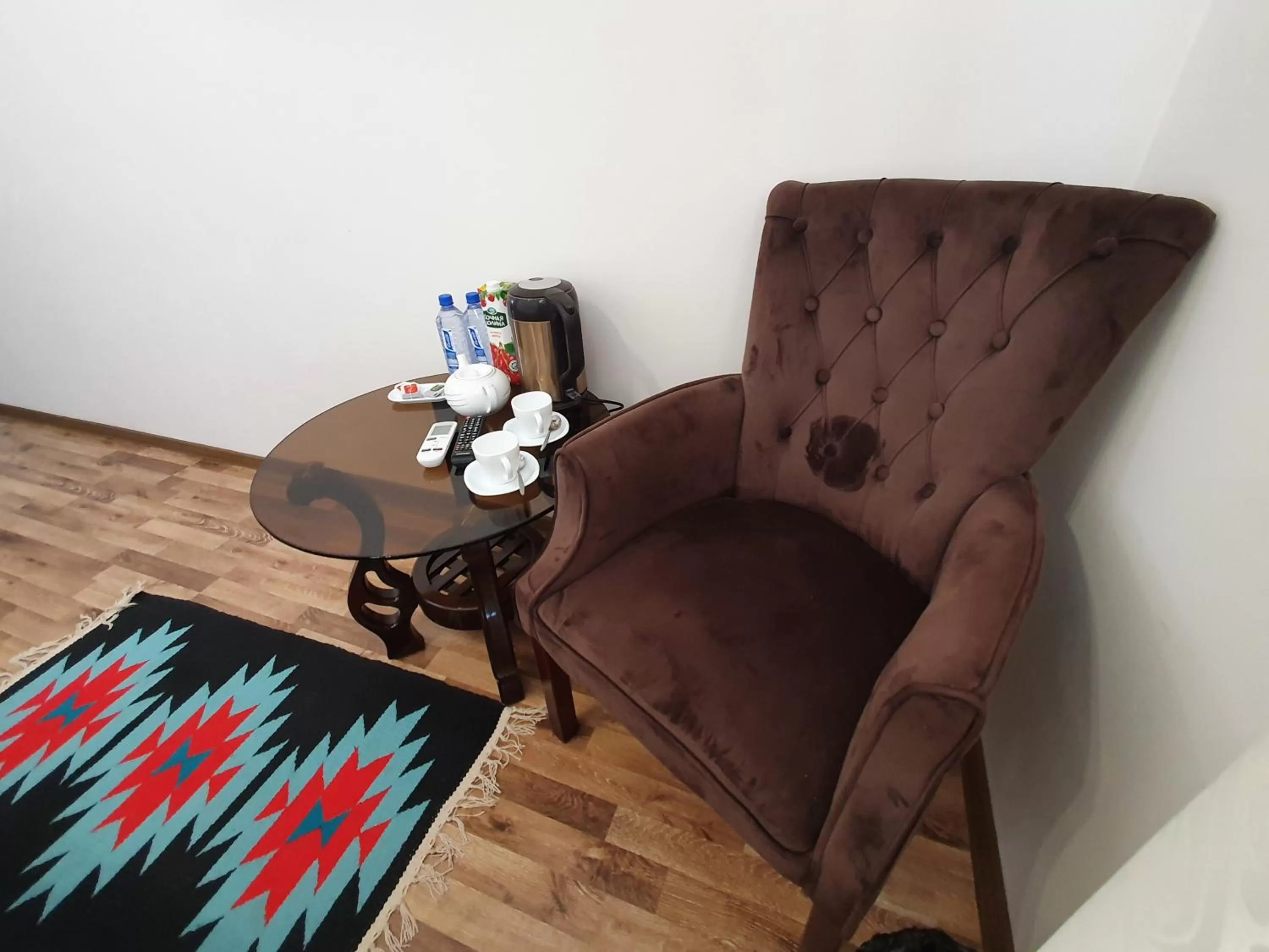 Seating Area in Caravan Hotel