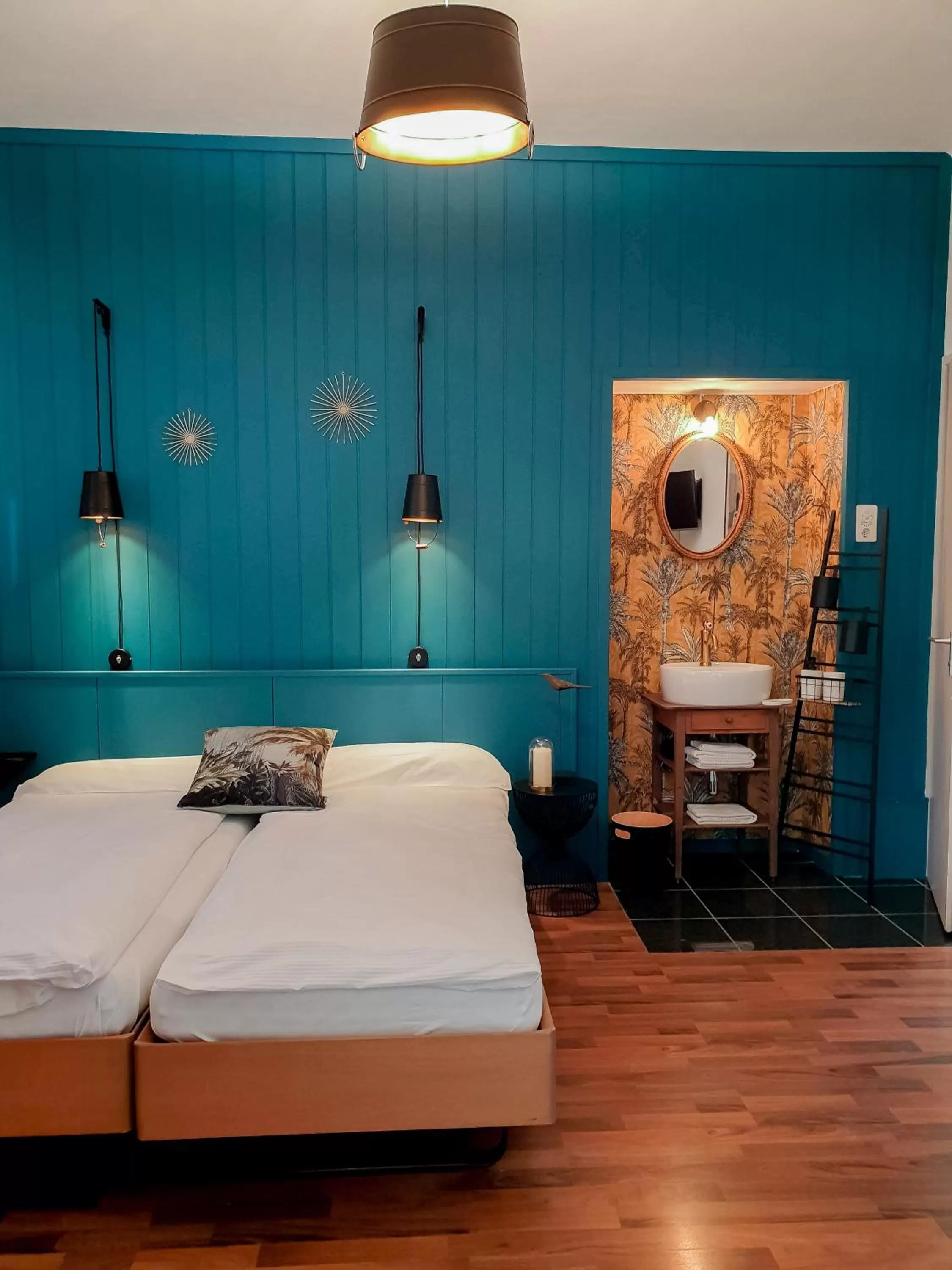 Photo of the whole room, Bed in Easy Stay by Hotel La Perla