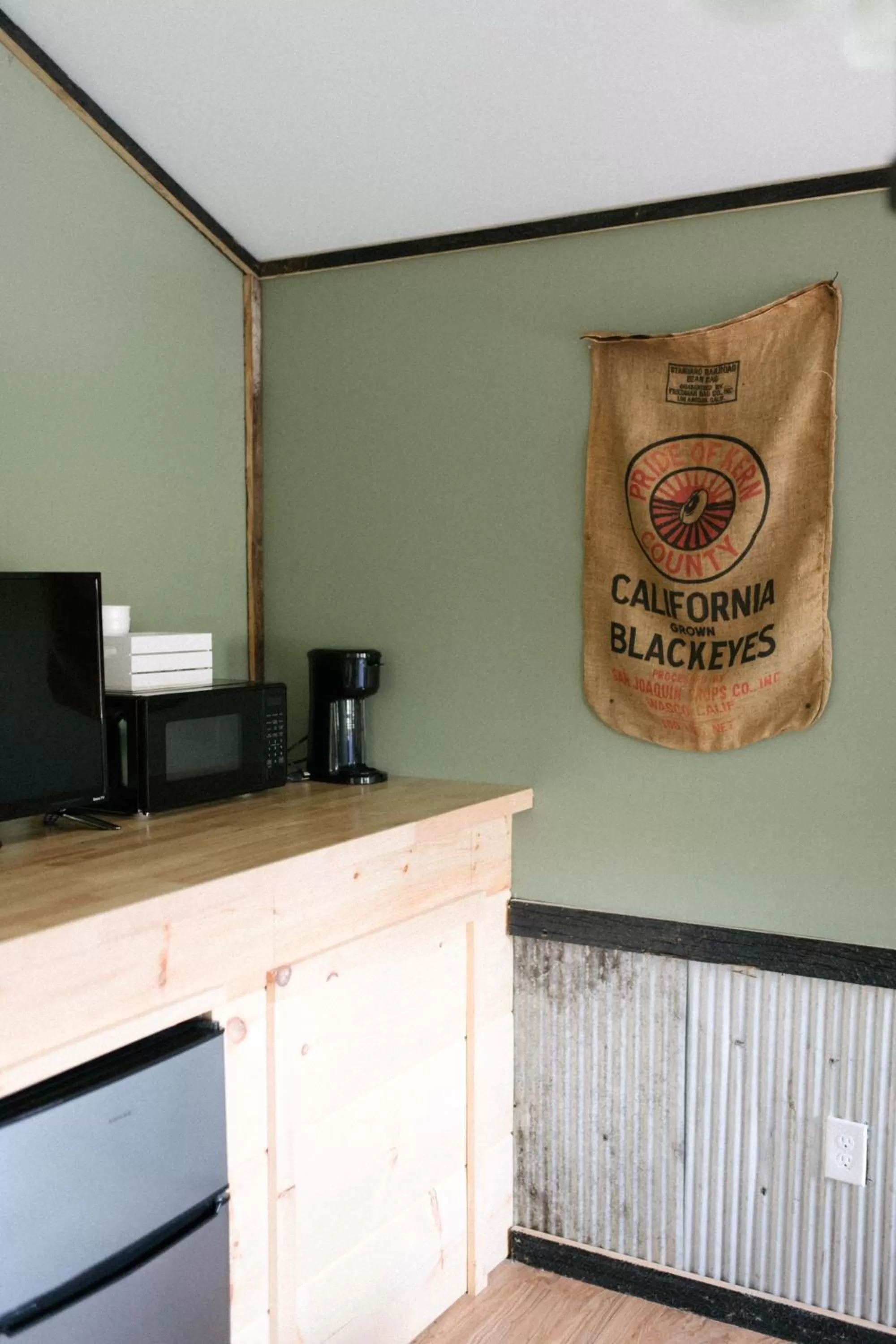 Coffee/tea facilities in The Outpost