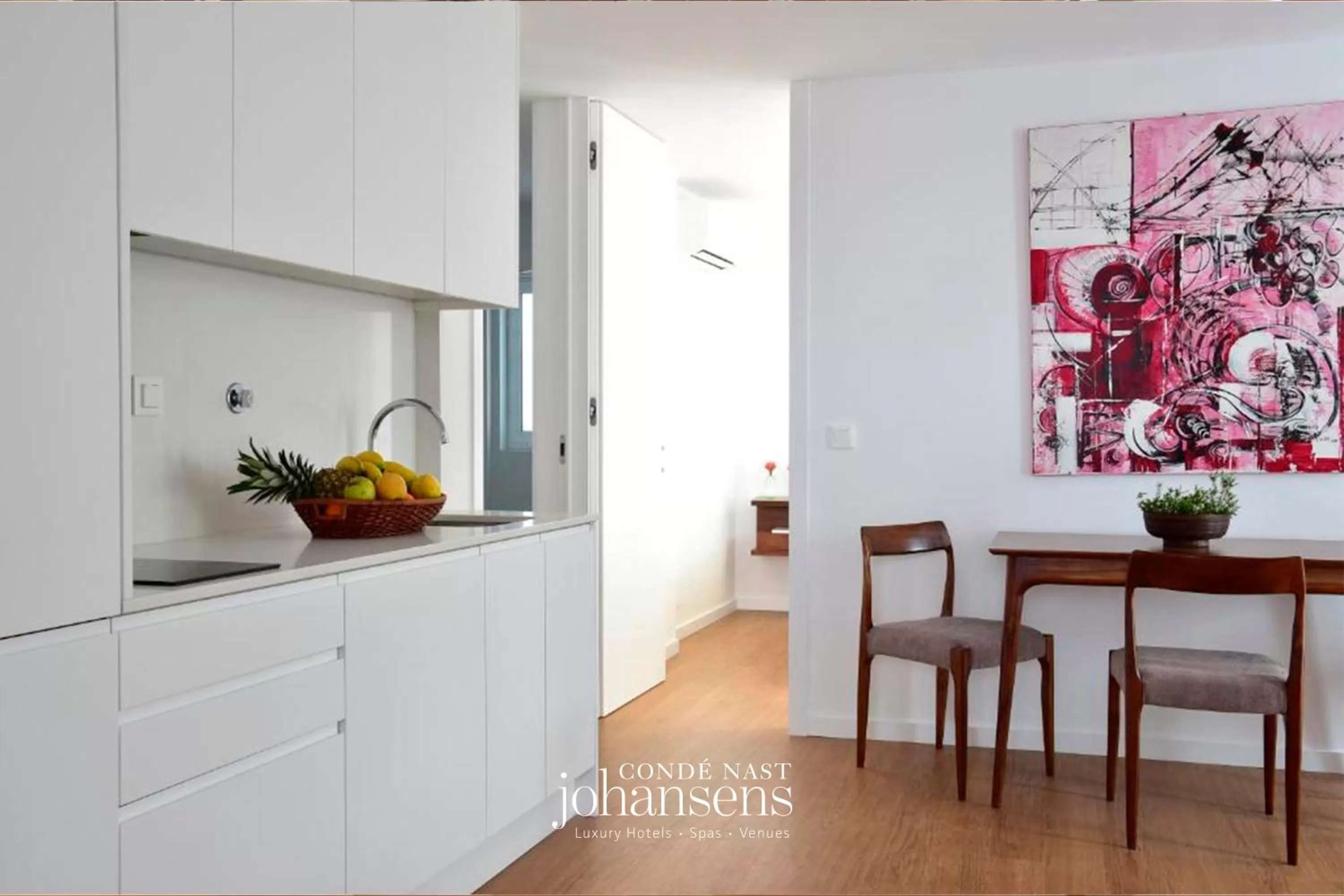 Kitchen or kitchenette in Casa Melo Alvim - by Unlock Hotels