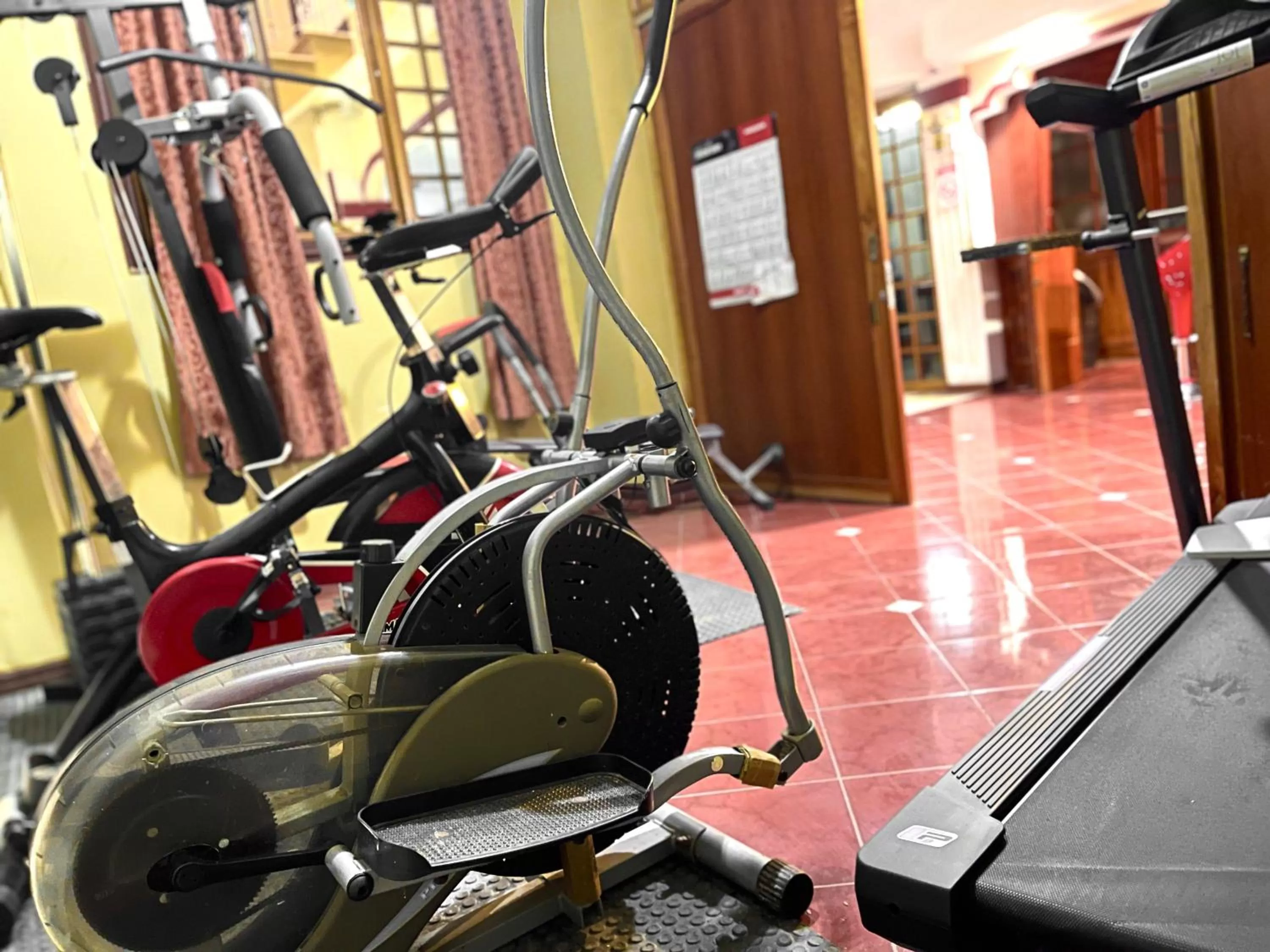 Fitness centre/facilities in House Center