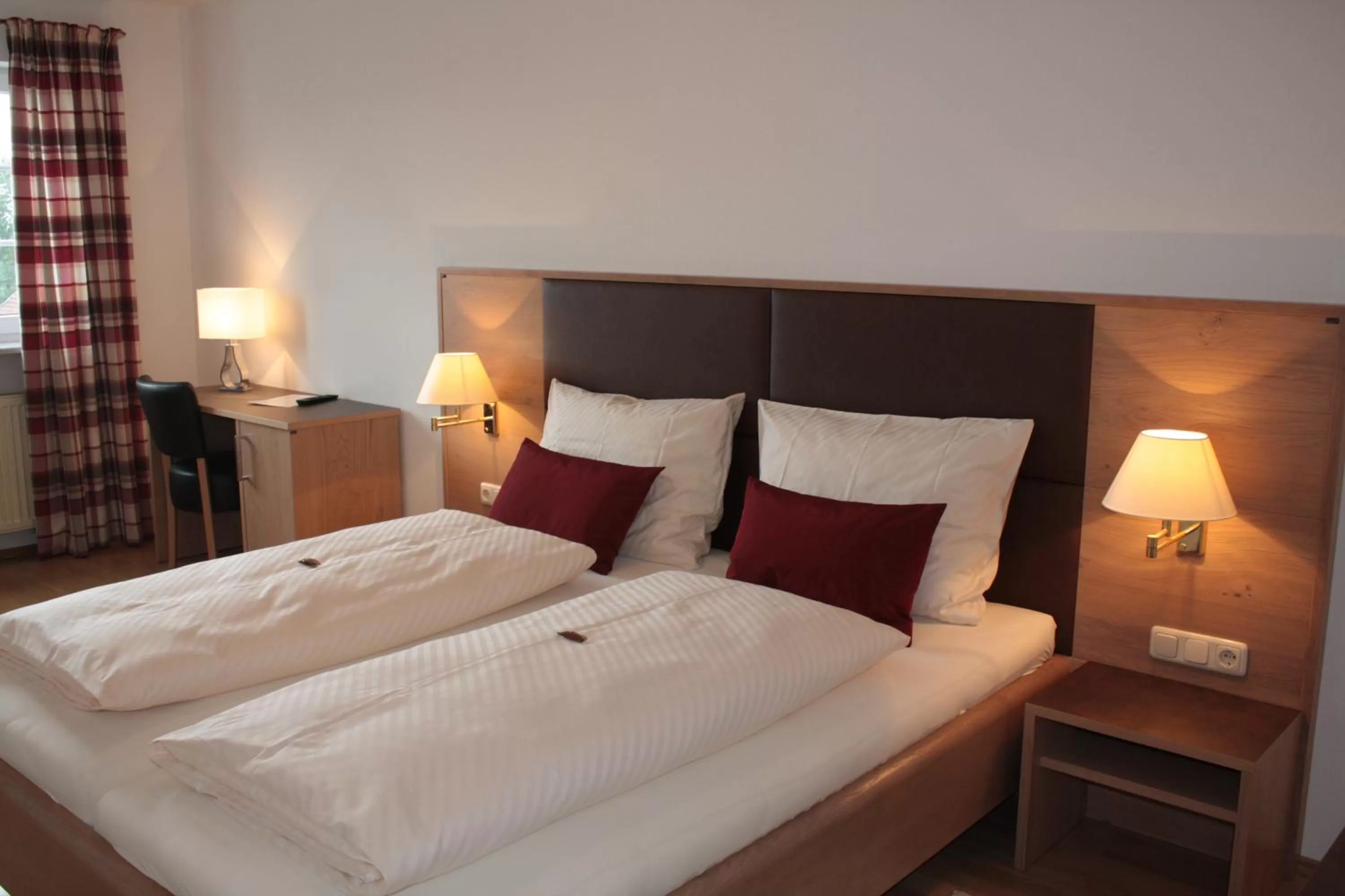 Photo of the whole room, Bed in Bäckerei Konditorei Frühstückspension WAGNER