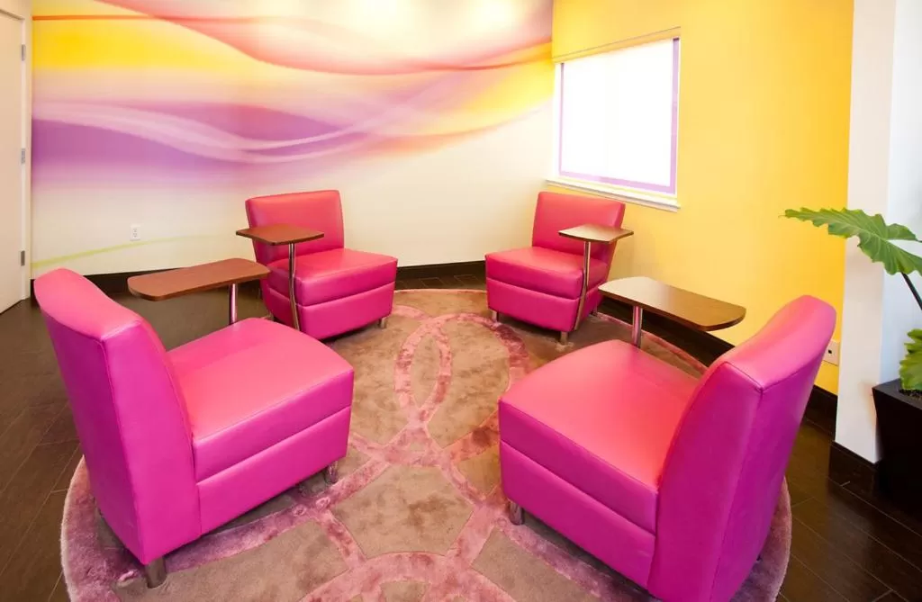 Seating area in Menlo Park Inn